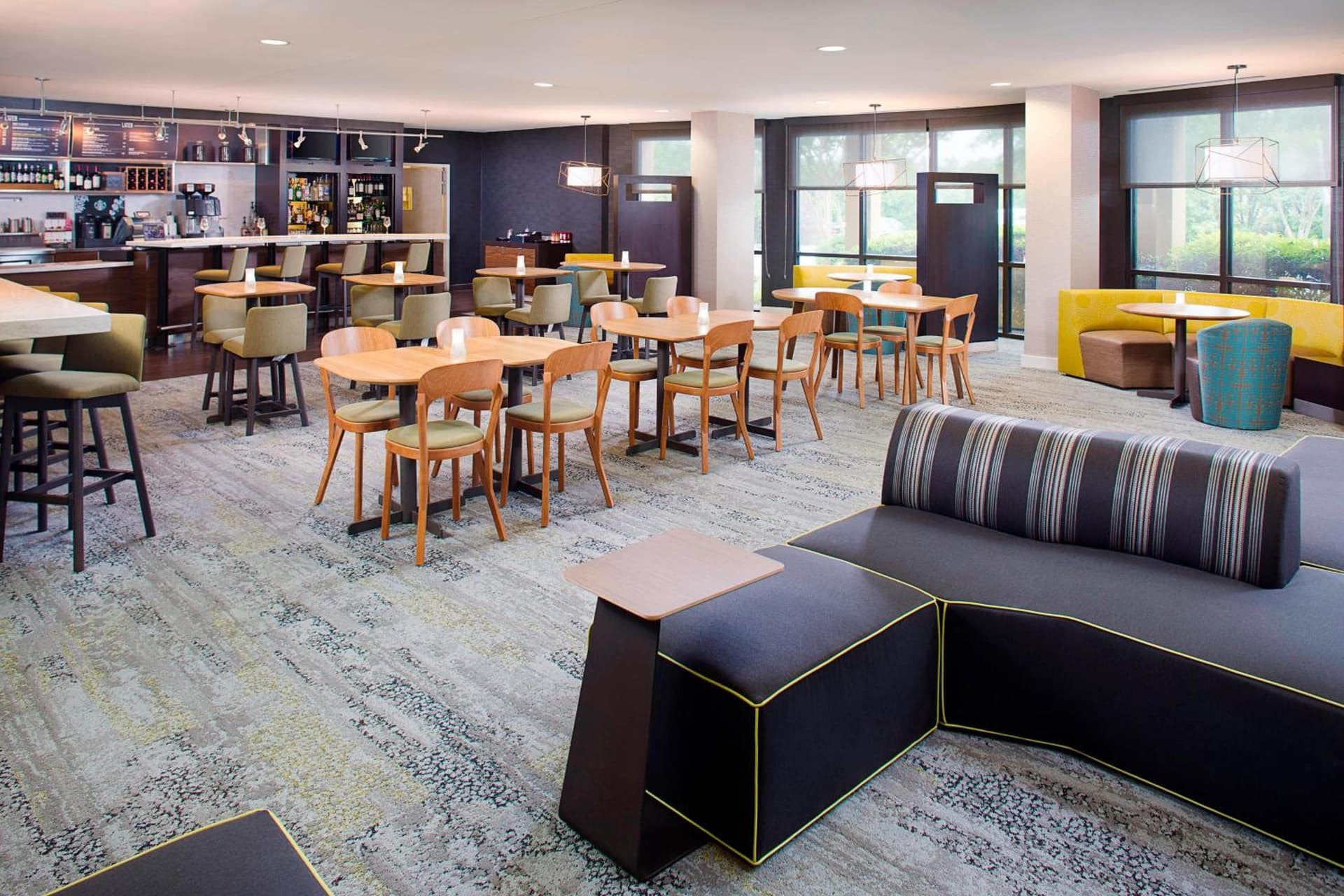 Courtyard by Marriott Roanoke Airport gallery photo in Roanoke, VA — image 27