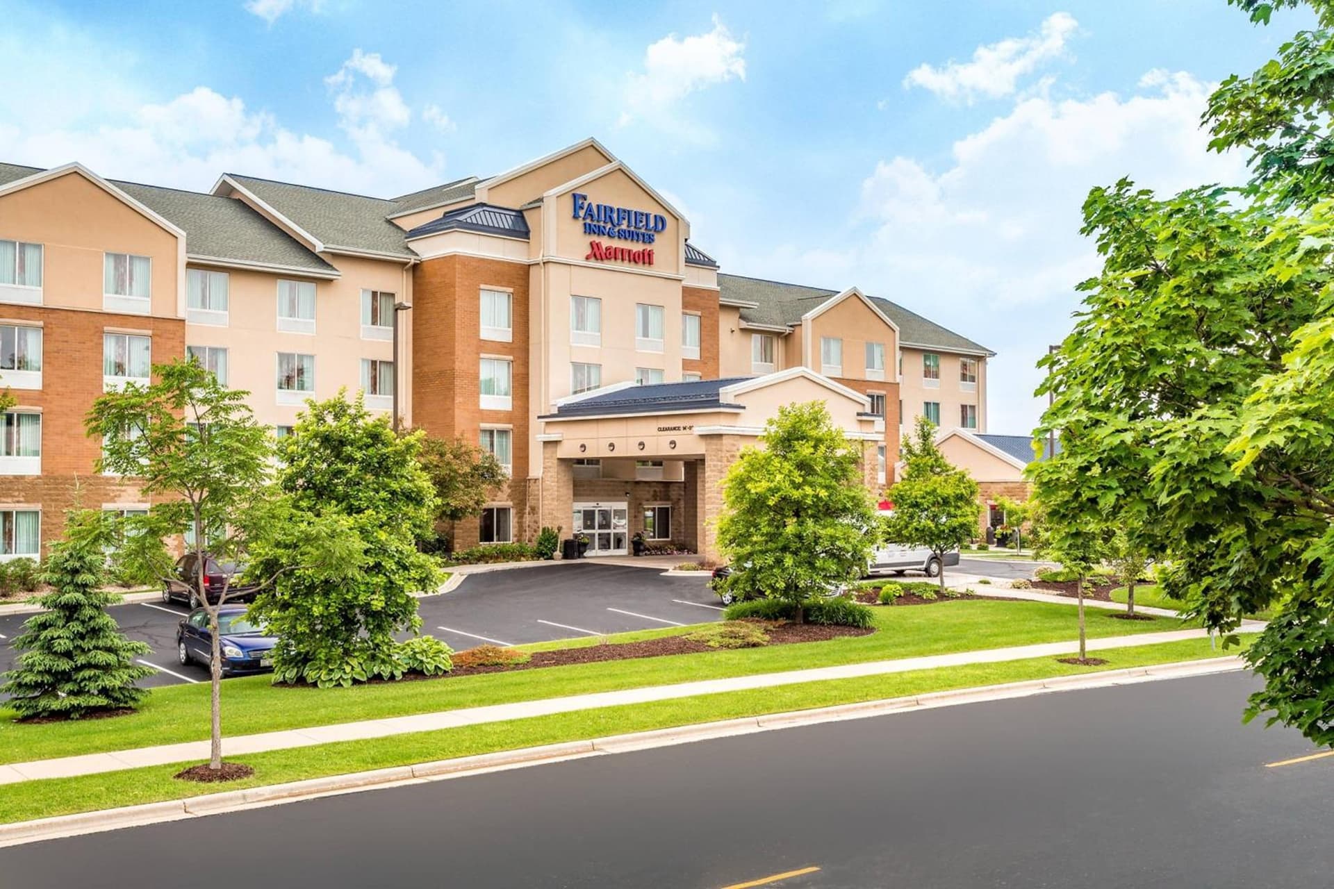 Fairfield Inn and Suites by Marriott Madison East interior in Madison, WI — gallery photo 2