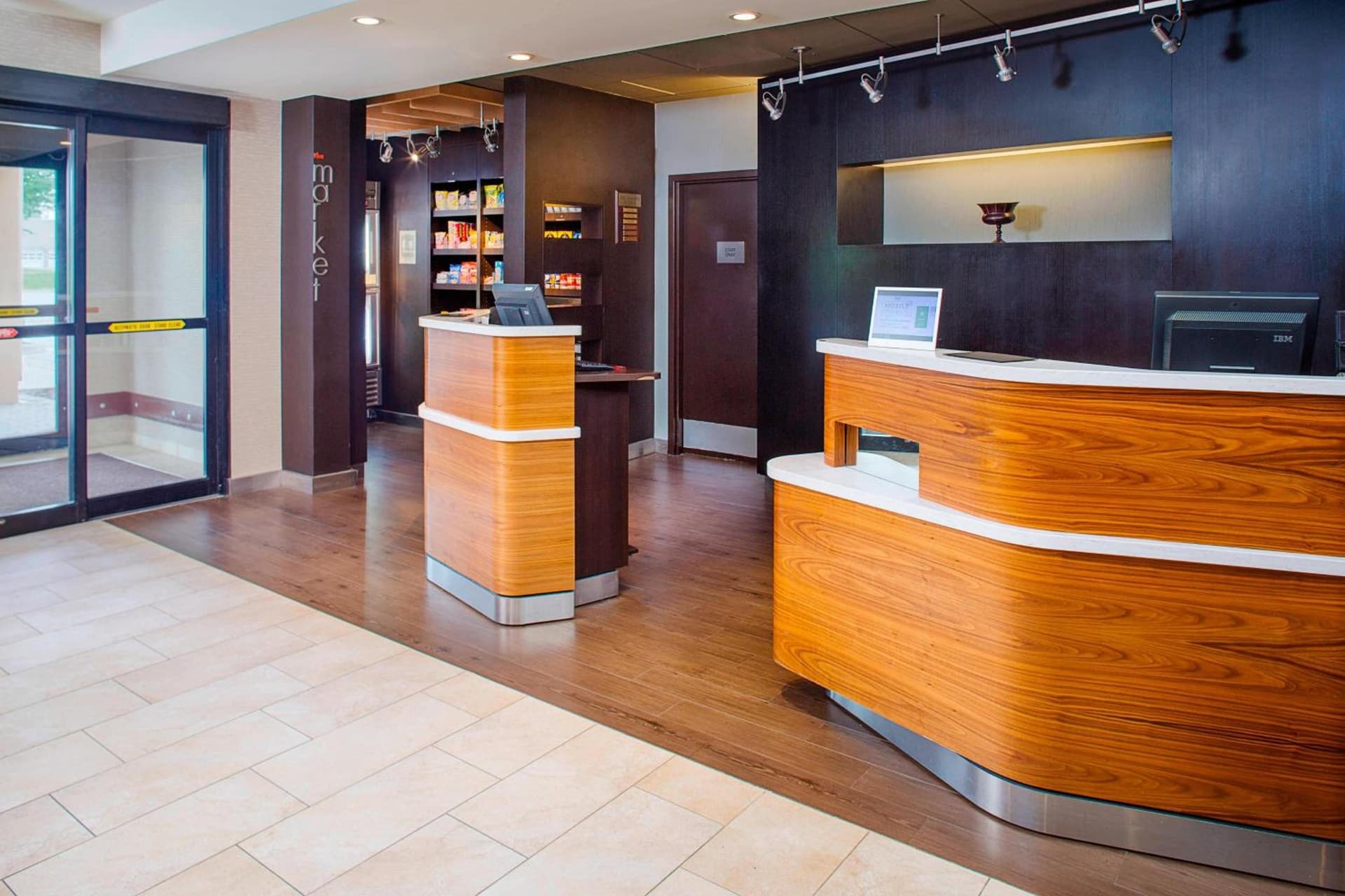 Courtyard by Marriott Richmond Airport interior in Sandston, VA — gallery photo 2