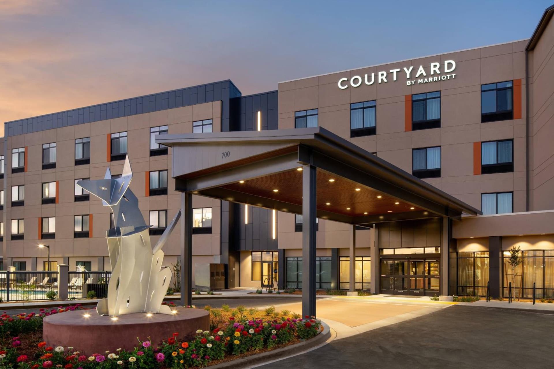 Courtyard by Marriott Petaluma Sonoma County interior in Petaluma, CA — gallery photo 2