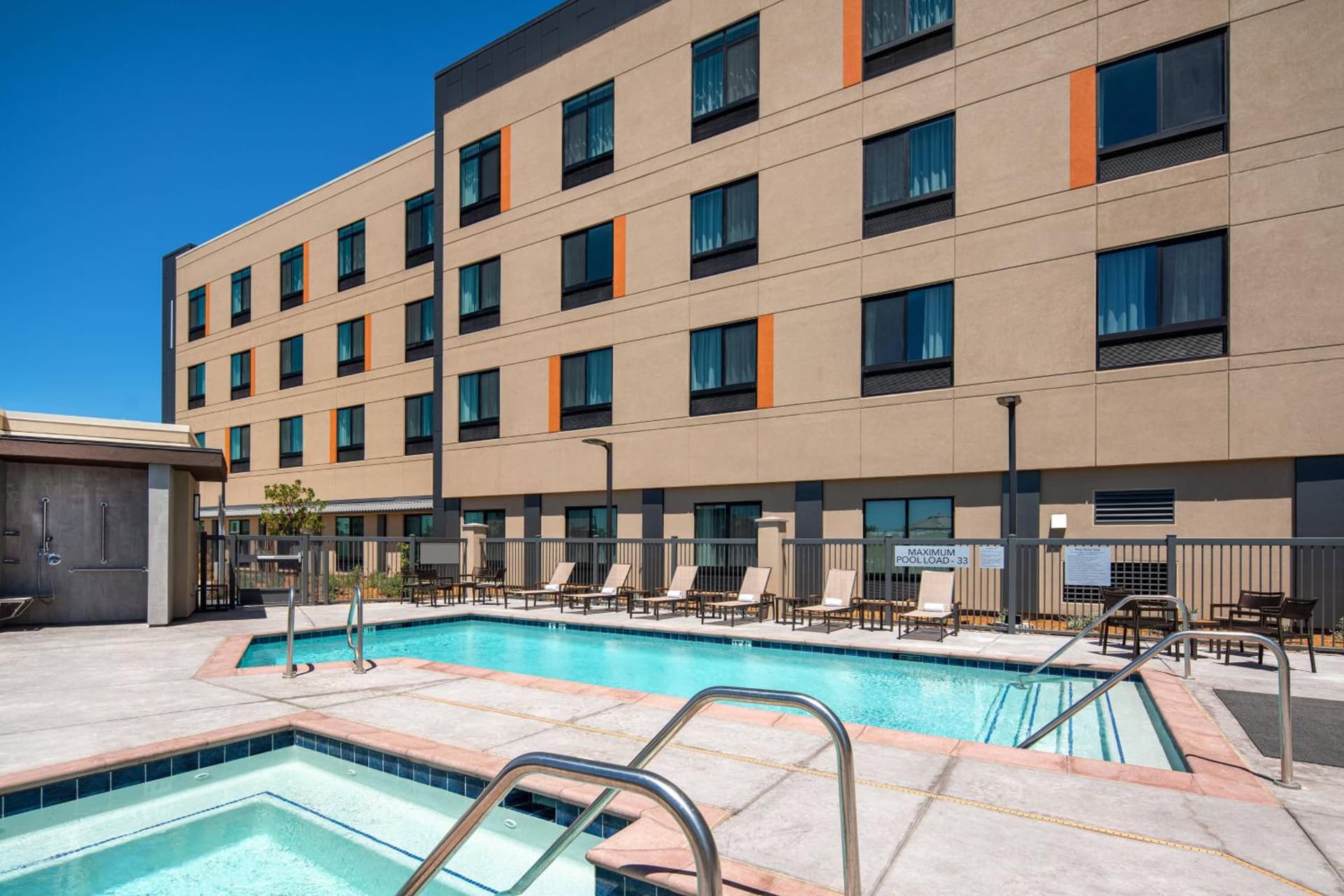 Courtyard by Marriott Petaluma Sonoma County gallery photo in Petaluma, CA — image 4