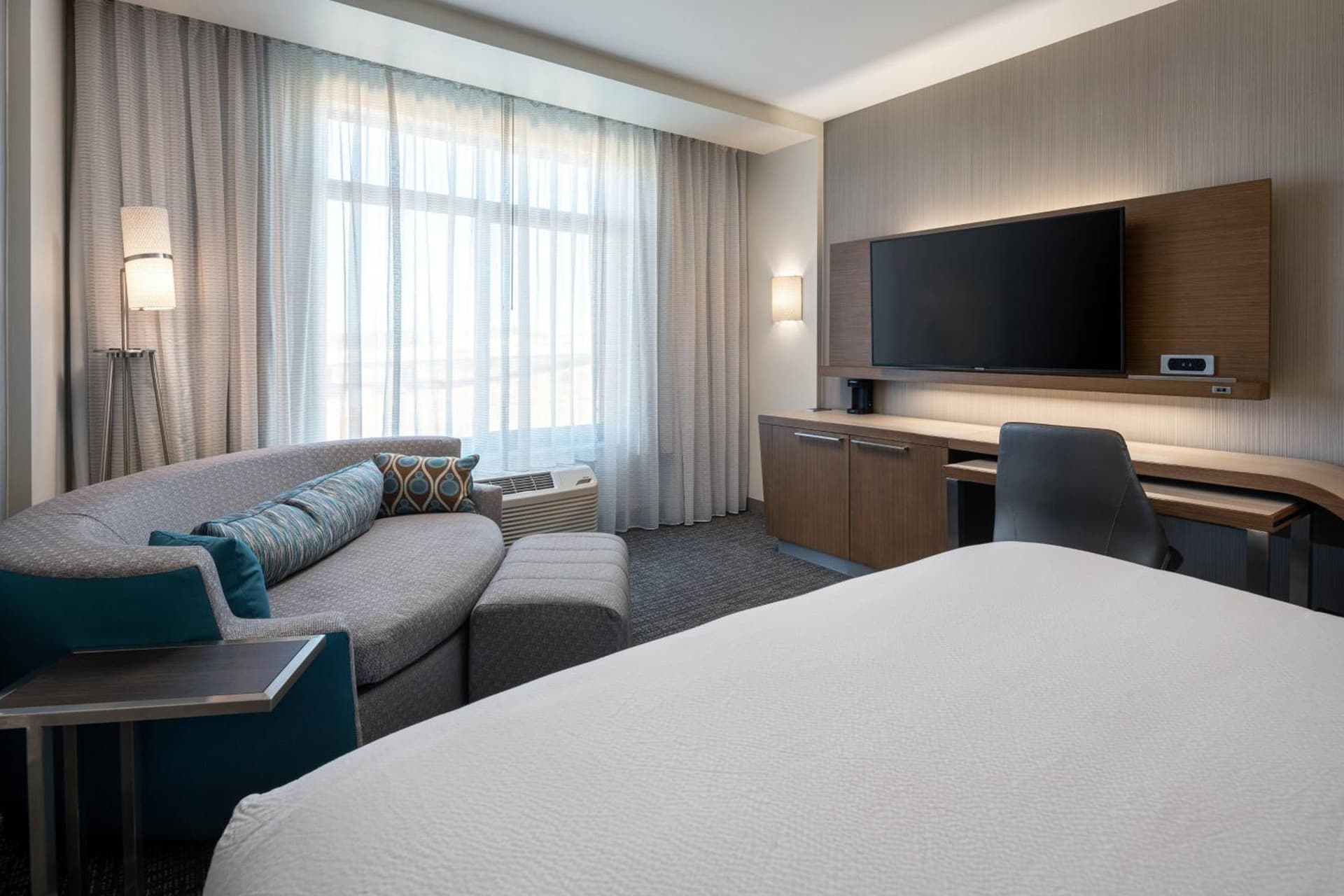 Courtyard by Marriott Petaluma Sonoma County gallery photo in Petaluma, CA — image 19
