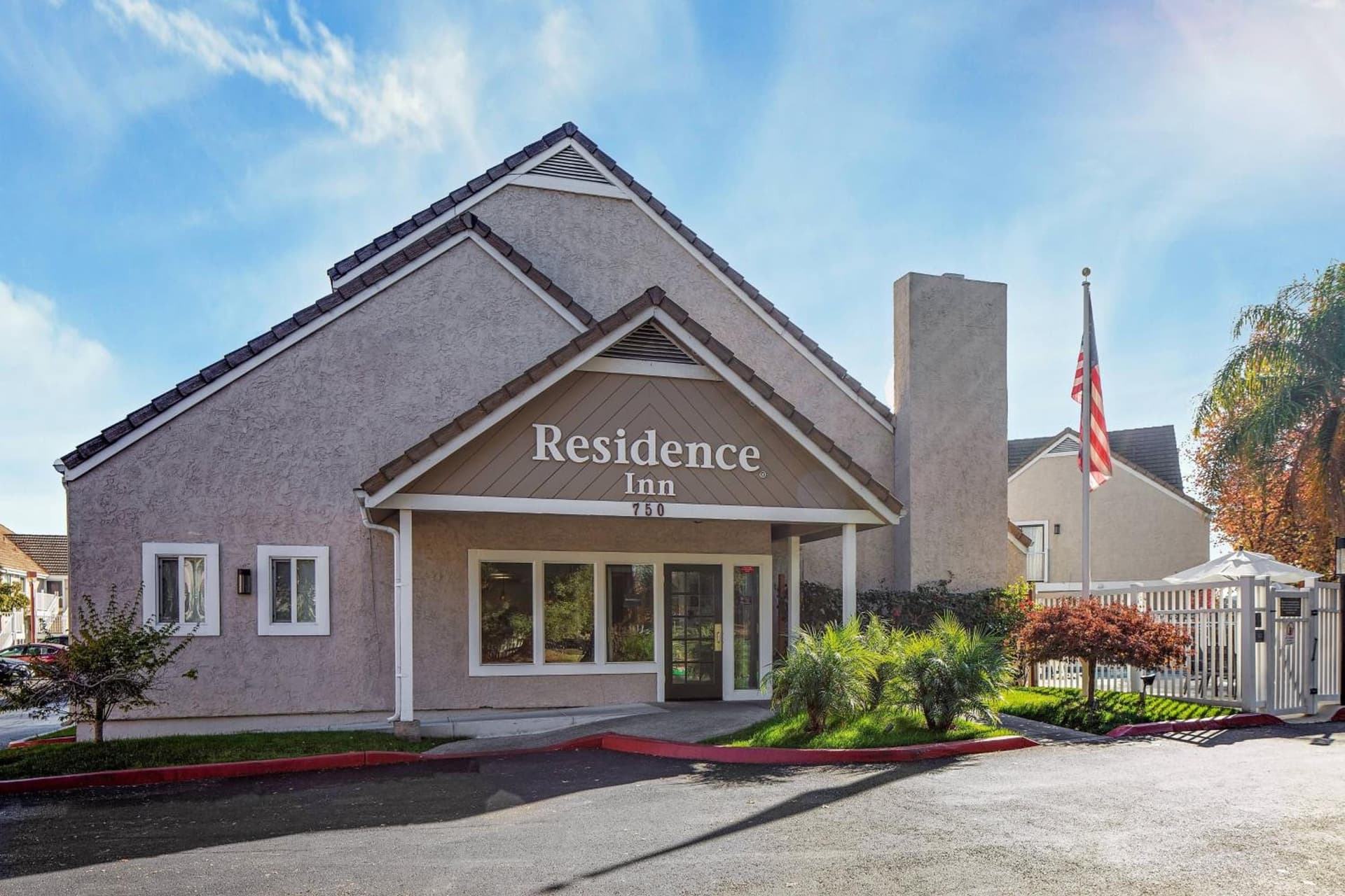 Residence Inn Sunnyvale Silicon Valley I interior in Sunnyvale, CA — gallery photo 2