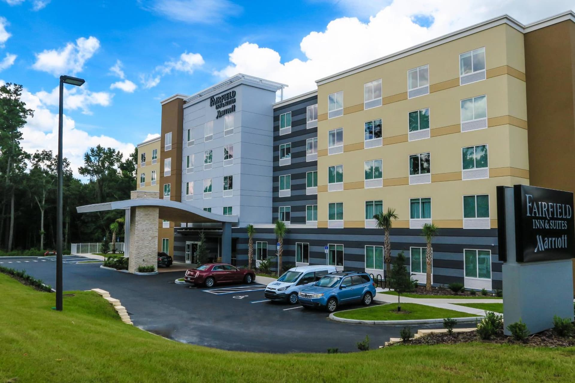 Fairfield Inn & Suites by Marriott Gainesville I-75 interior in Gainesville, FL — gallery photo 2