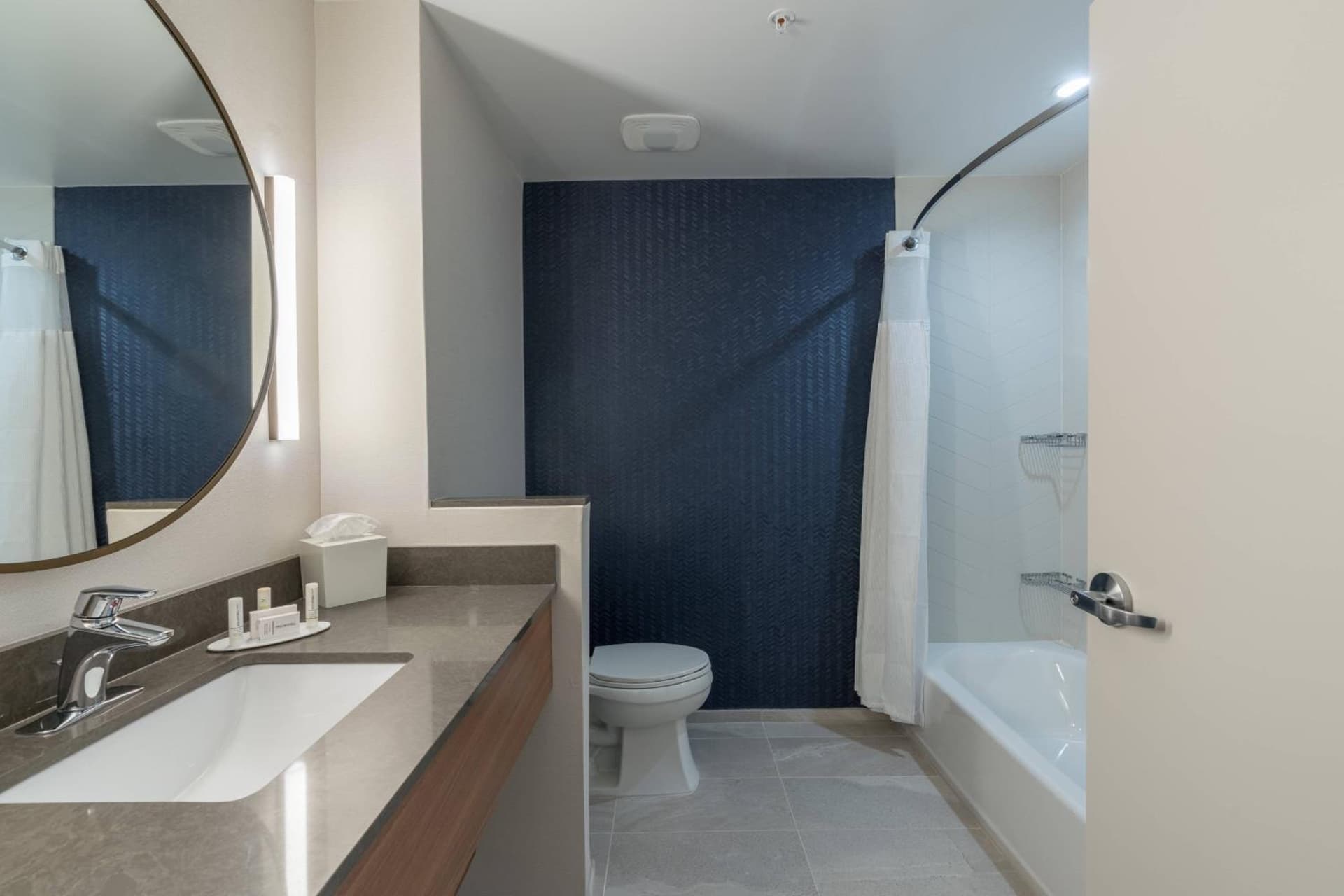 Fairfield Inn & Suites by Marriott Gainesville I-75 gallery photo in Gainesville, FL — image 36