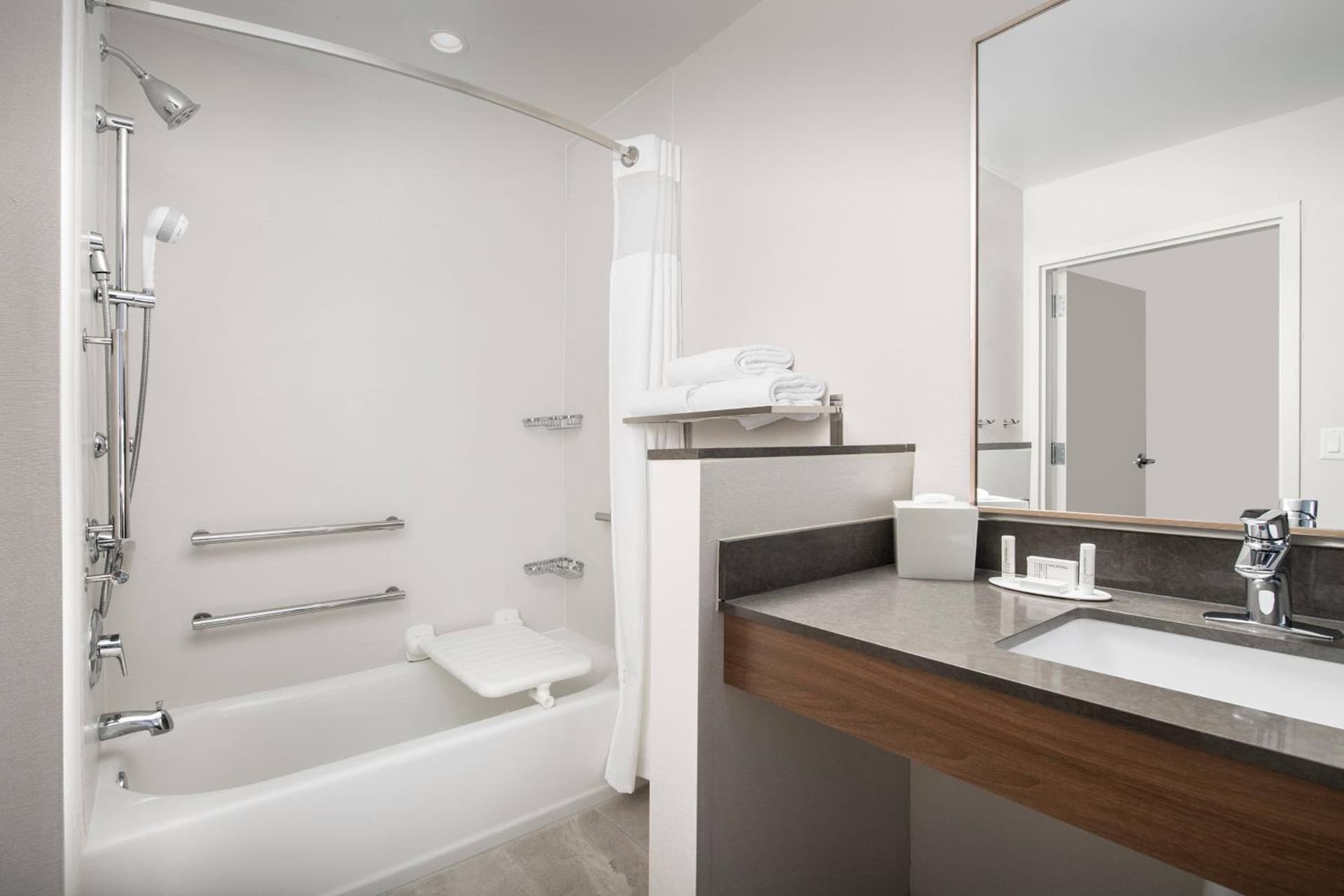 Fairfield Inn & Suites by Marriott Gainesville I-75 gallery photo in Gainesville, FL — image 33