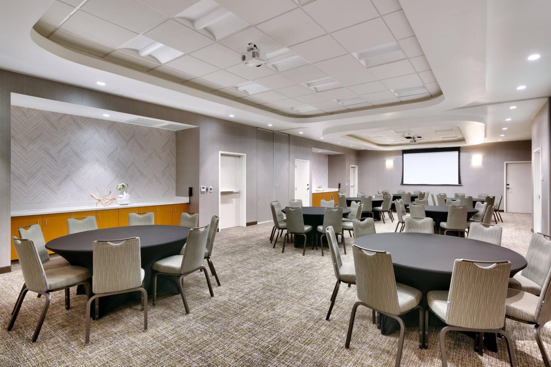 SpringHill Suites by Marriott Salt Lake City Sugar House gallery photo in Salt Lake City, UT — image 16