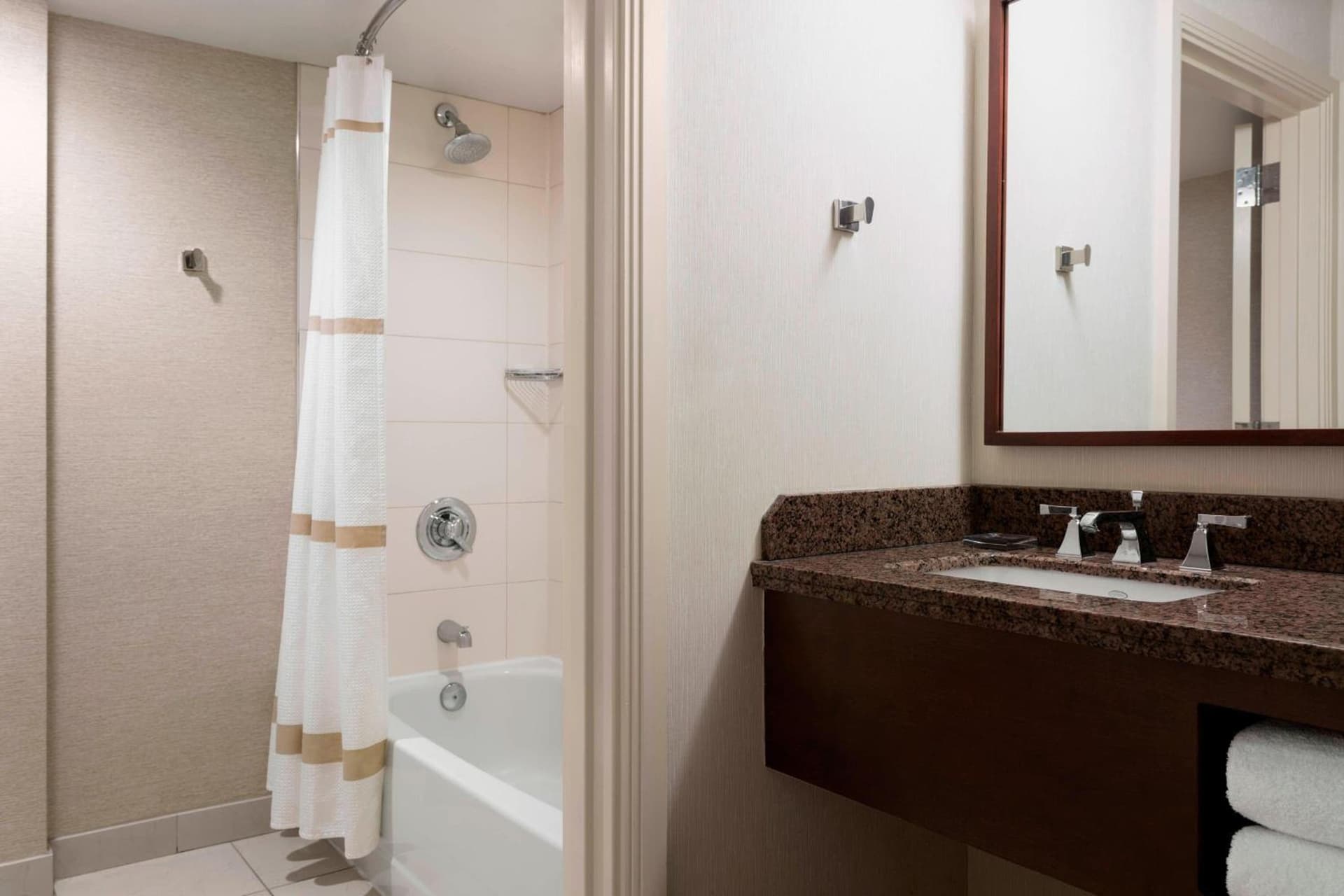Cleveland Marriott Downtown at Key Tower gallery photo in Cleveland, OH — image 65