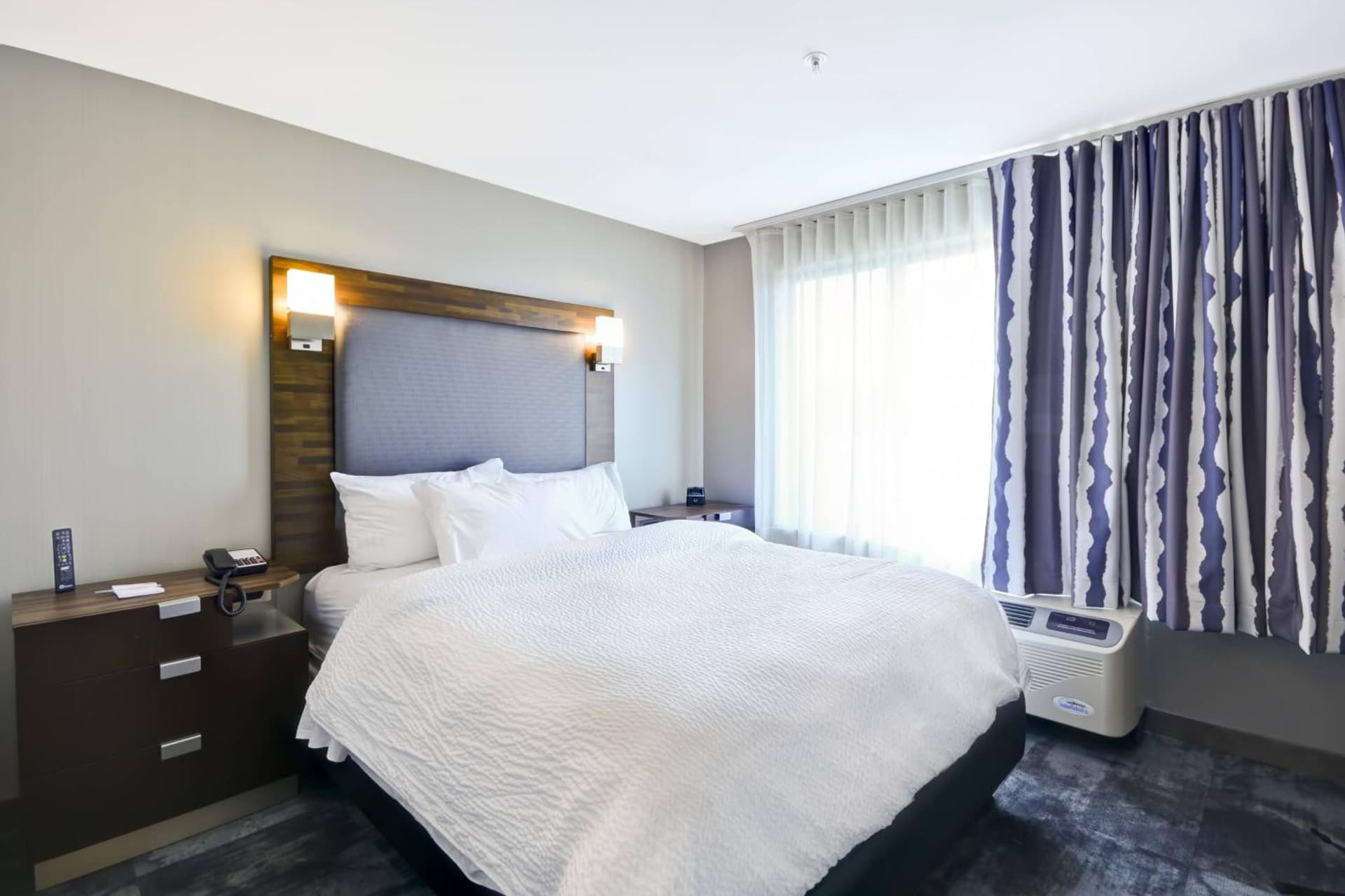 TownePlace Suites by Marriott Cranbury South Brunswick interior in Cranbury, NJ — gallery photo 2