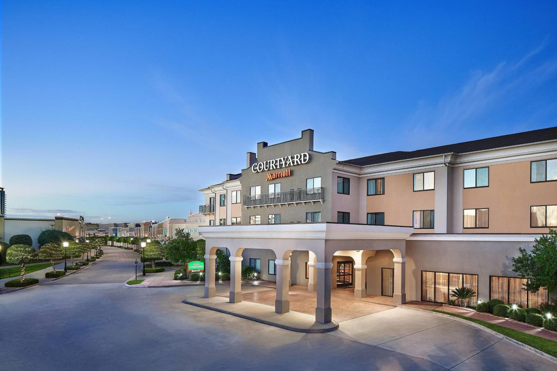 Courtyard Shreveport-Bossier City/Louisiana Boardwalk featured exterior or lobby in Bossier City, LA — similar hotel