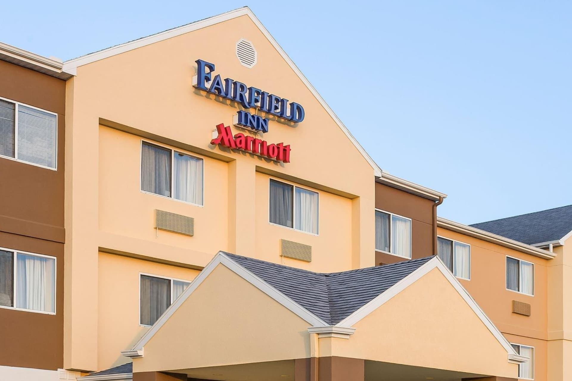 Fairfield Inn & Suites Ashland interior in Ashland, KY — gallery photo 2