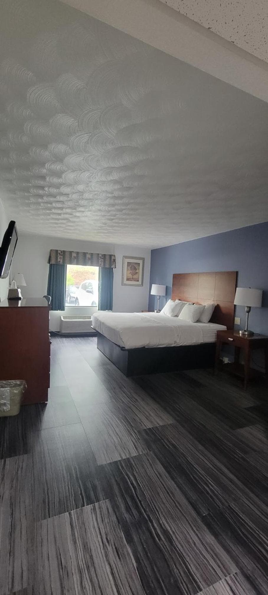 The Royal Inn & Suites gallery photo in Akron, OH — image 17