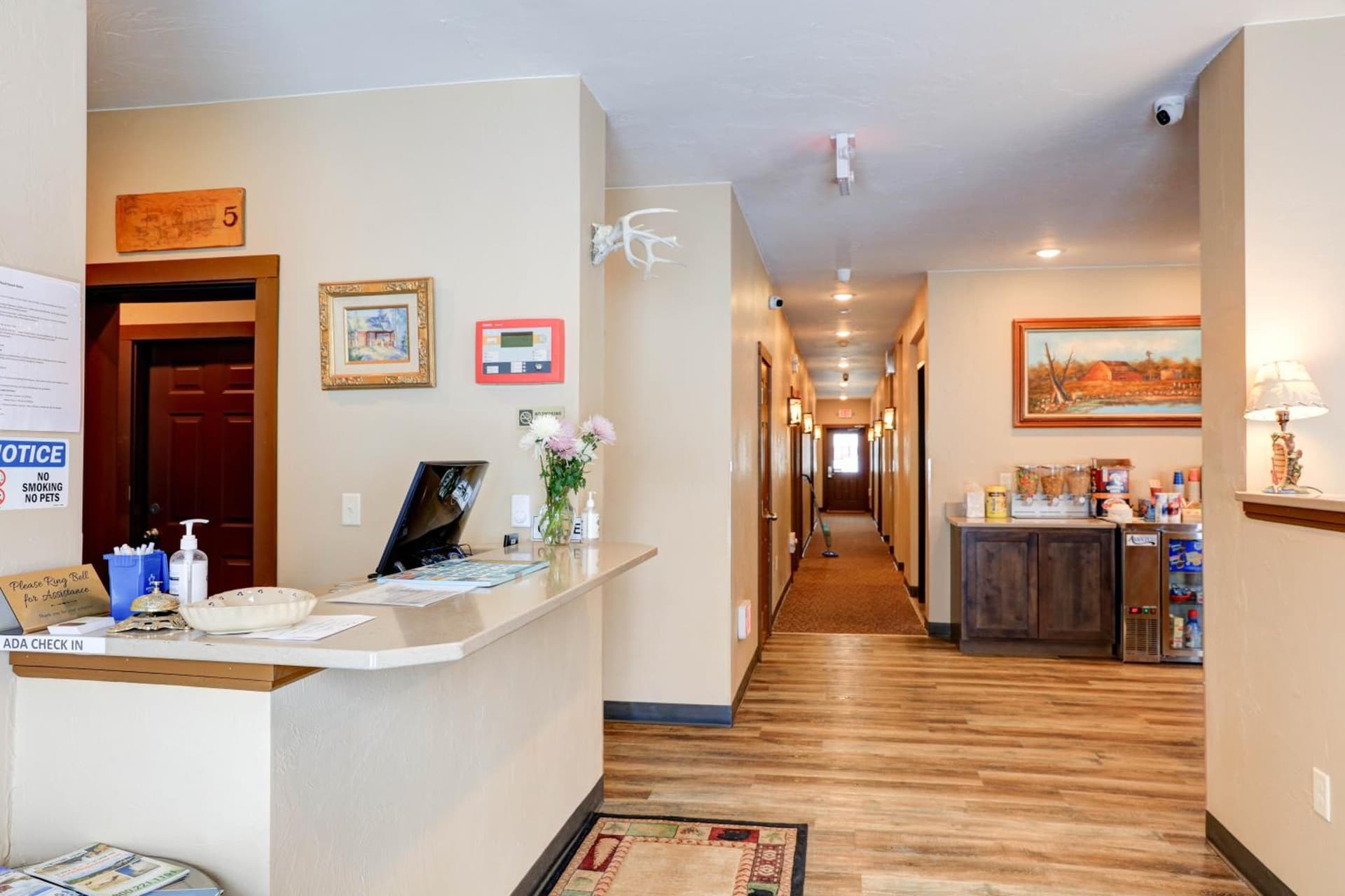 Wagon Wheel Hotel interior in West Yellowstone, MT — gallery photo 2