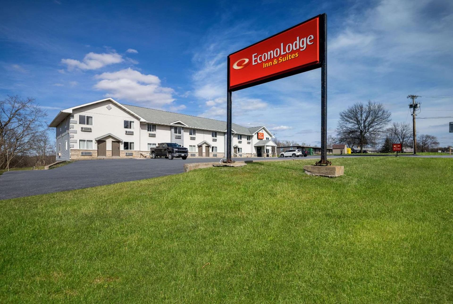 Econo Lodge Inn & Suites Canandaigua - Finger Lakes Area interior in Canandaigua, NY — gallery photo 2