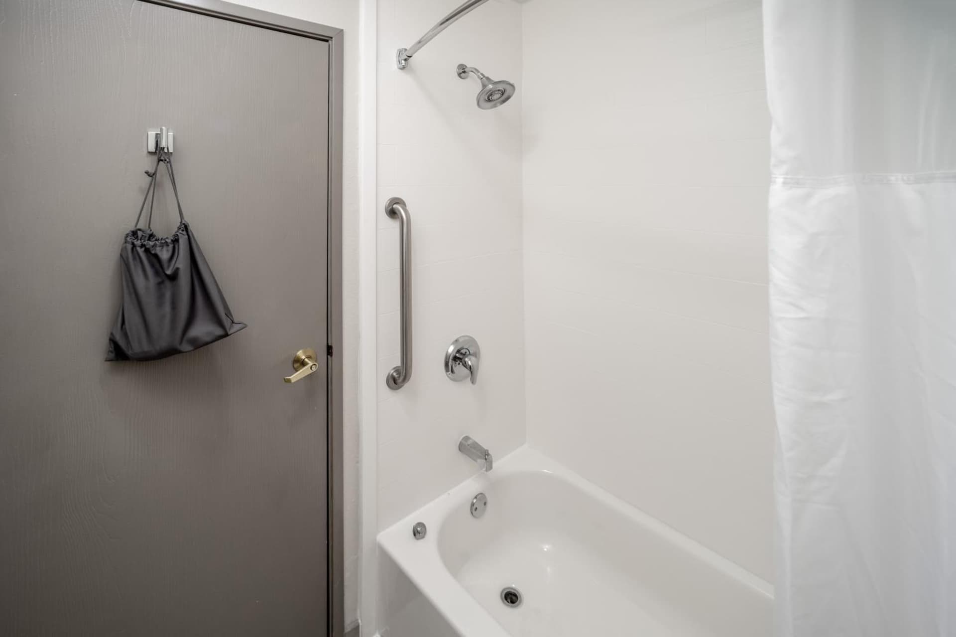 Holiday Inn Express - Charleston/Kanawha City by IHG gallery photo in Charleston, WV — image 25