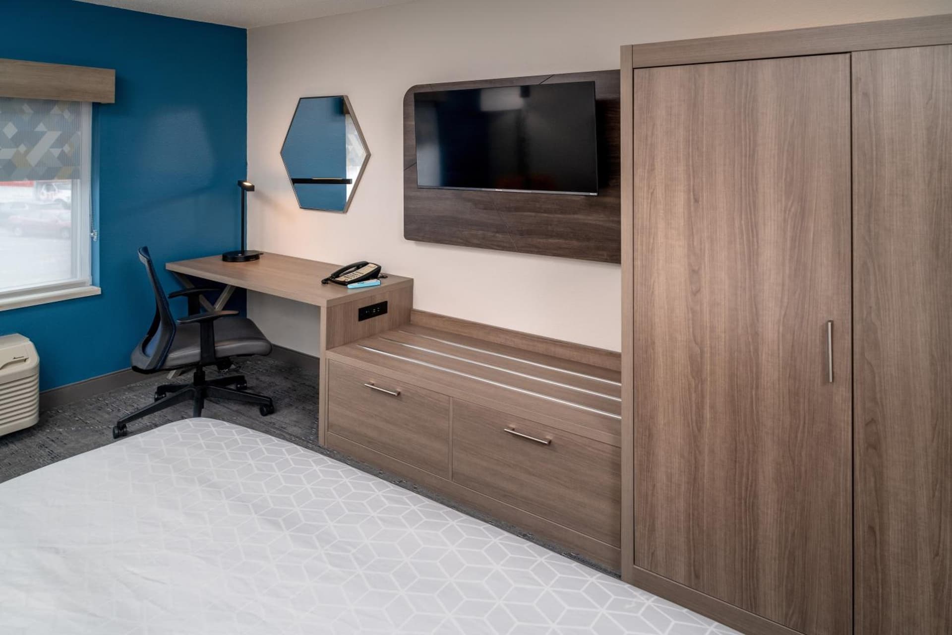 Holiday Inn Express - Charleston/Kanawha City by IHG gallery photo in Charleston, WV — image 54