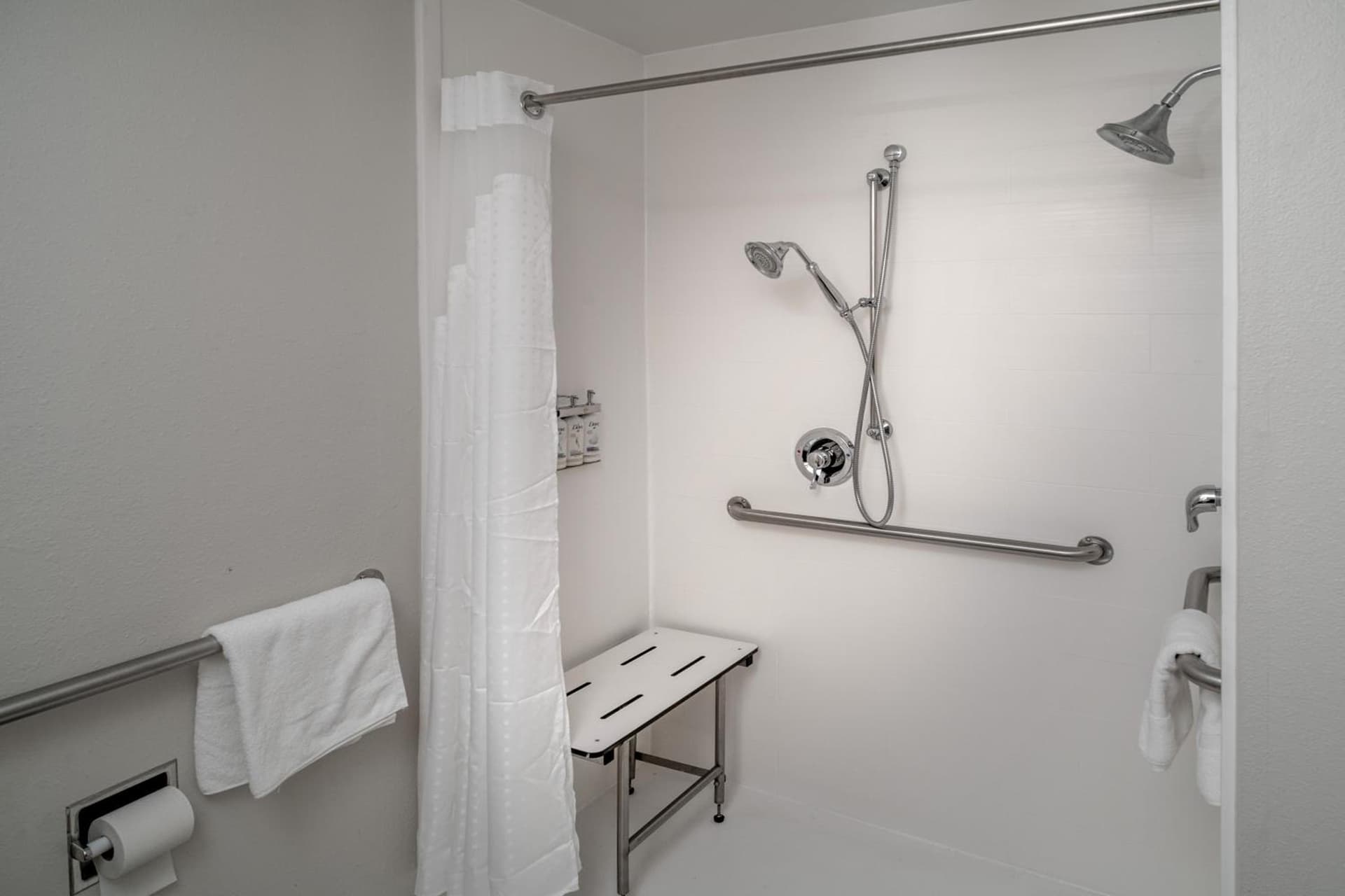 Holiday Inn Express - Charleston/Kanawha City by IHG gallery photo in Charleston, WV — image 16
