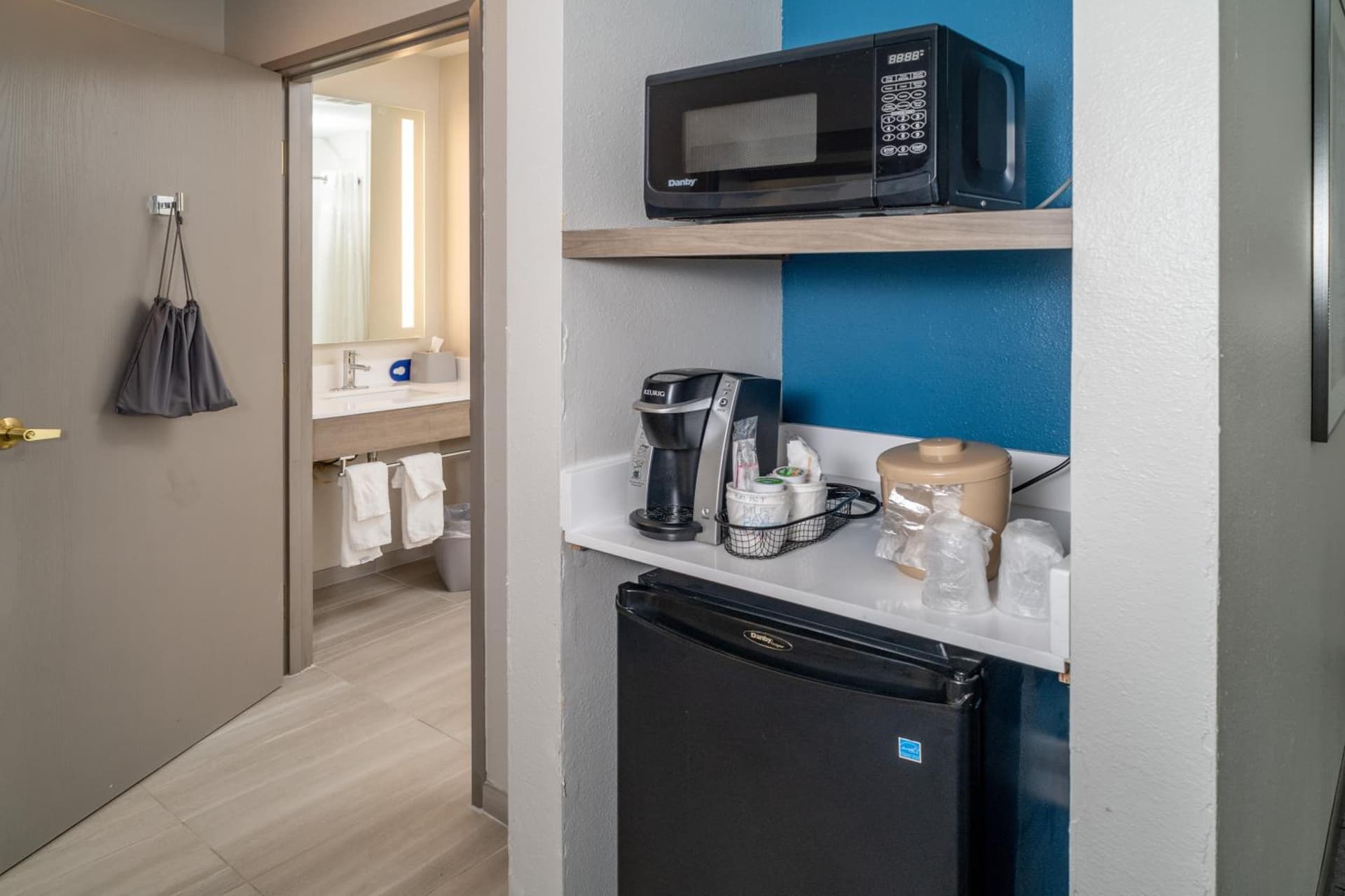 Holiday Inn Express - Charleston/Kanawha City by IHG gallery photo in Charleston, WV — image 17