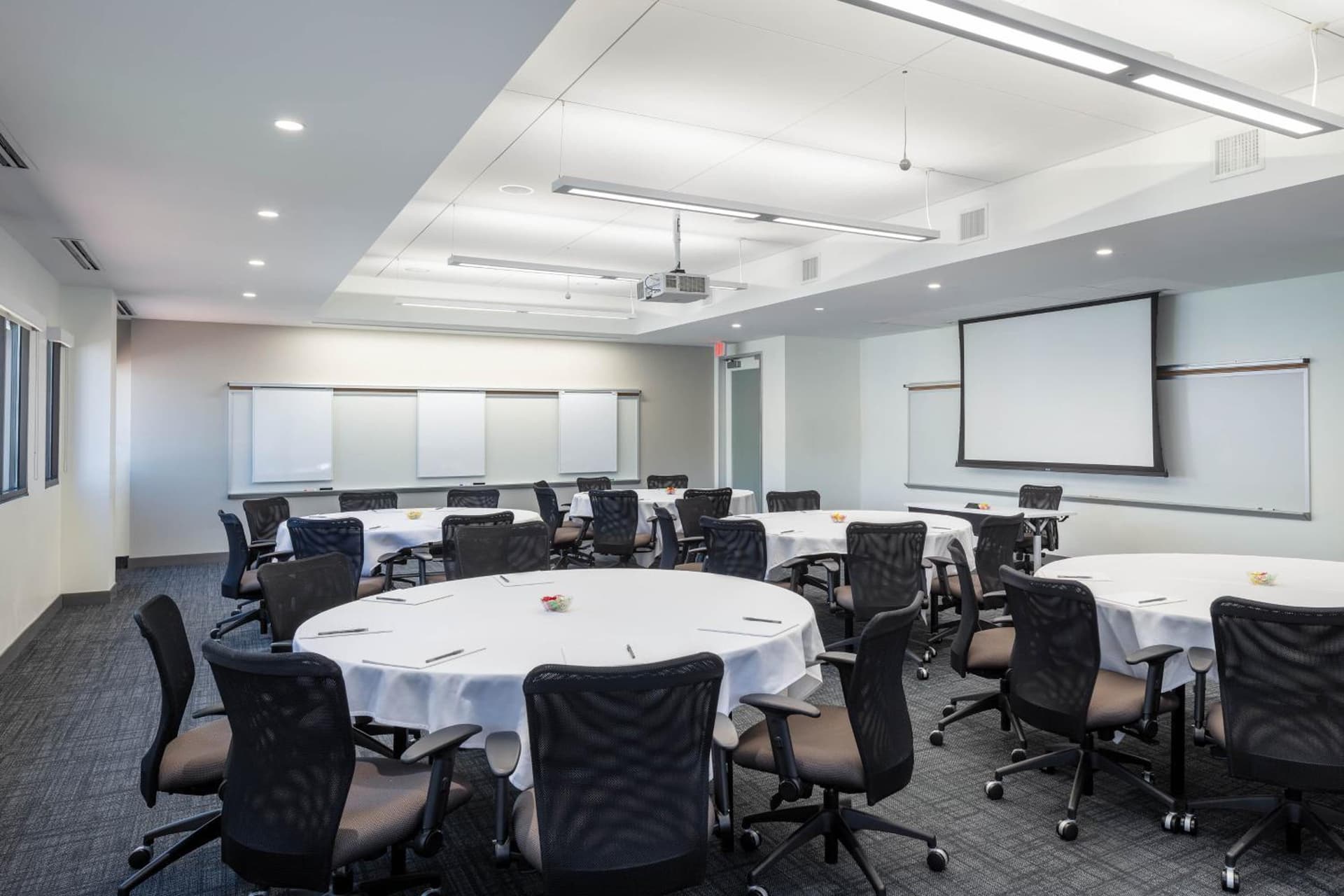 Four Points by Sheraton Norwood Conference Center gallery photo in Norwood — image 32