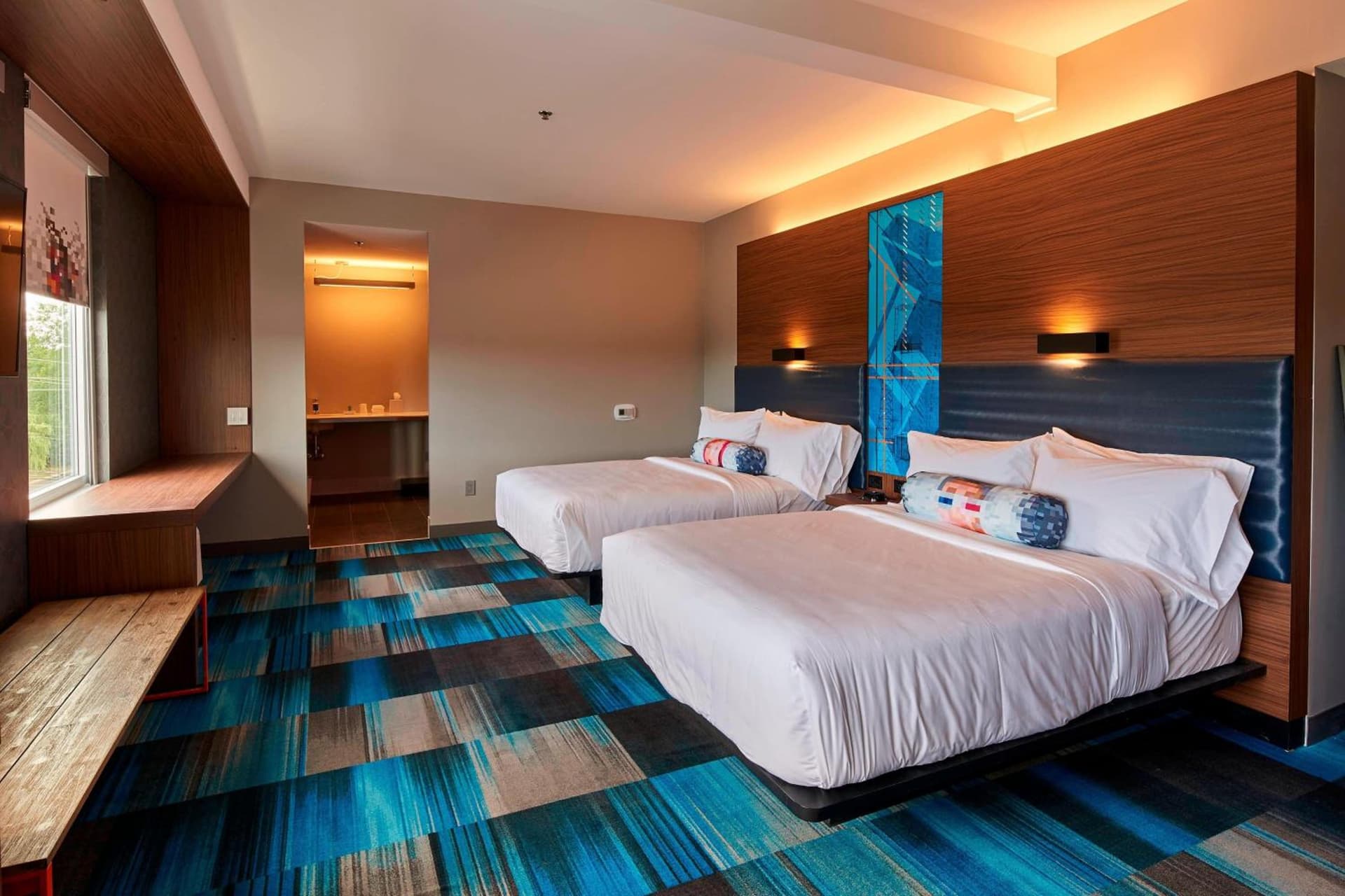 Aloft by Marriott Cleveland Airport interior in North Olmsted, OH — gallery photo 2