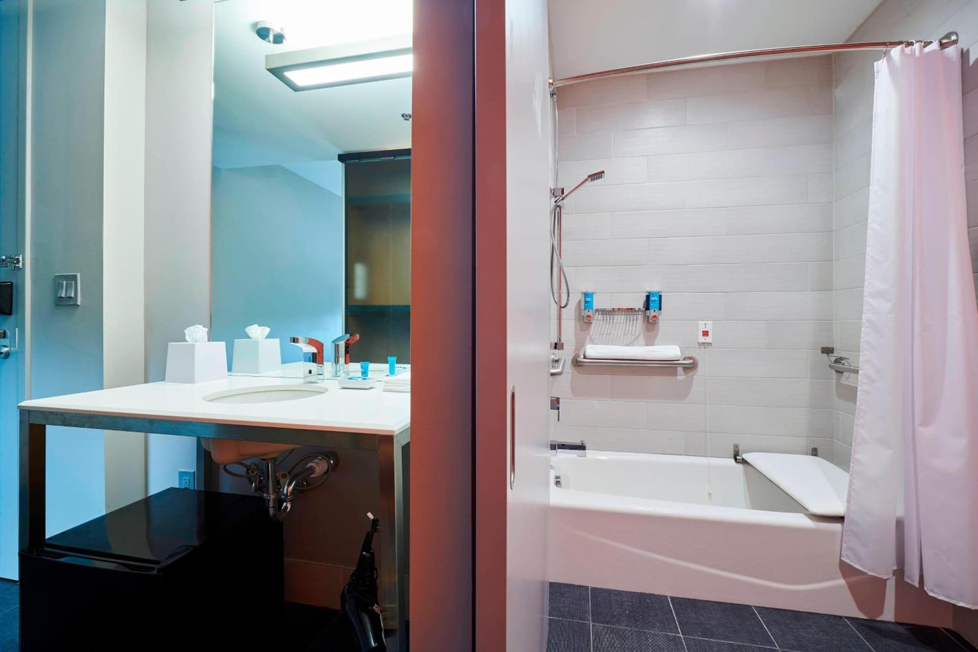 Aloft by Marriott Cleveland Airport gallery photo in North Olmsted, OH — image 14