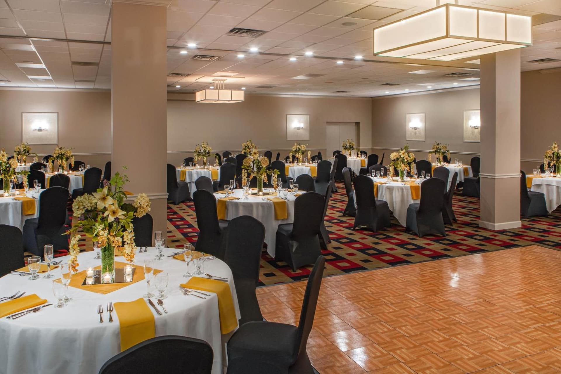 Four Points by Sheraton Kalamazoo gallery photo in Kalamazoo, MI — image 8