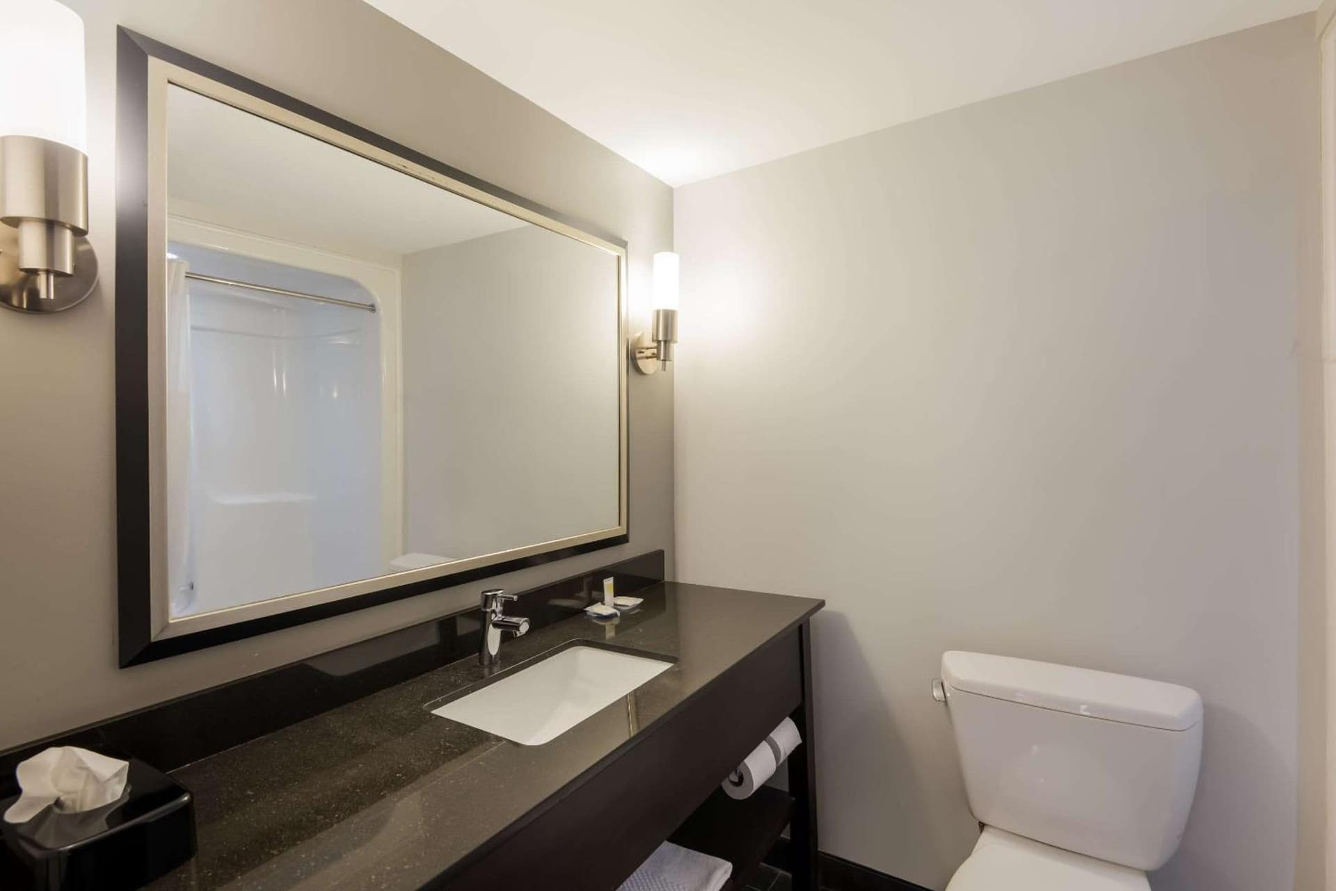 Clarion Pointe Syracuse Downtown property views in Syracuse, NY — gallery photo 3