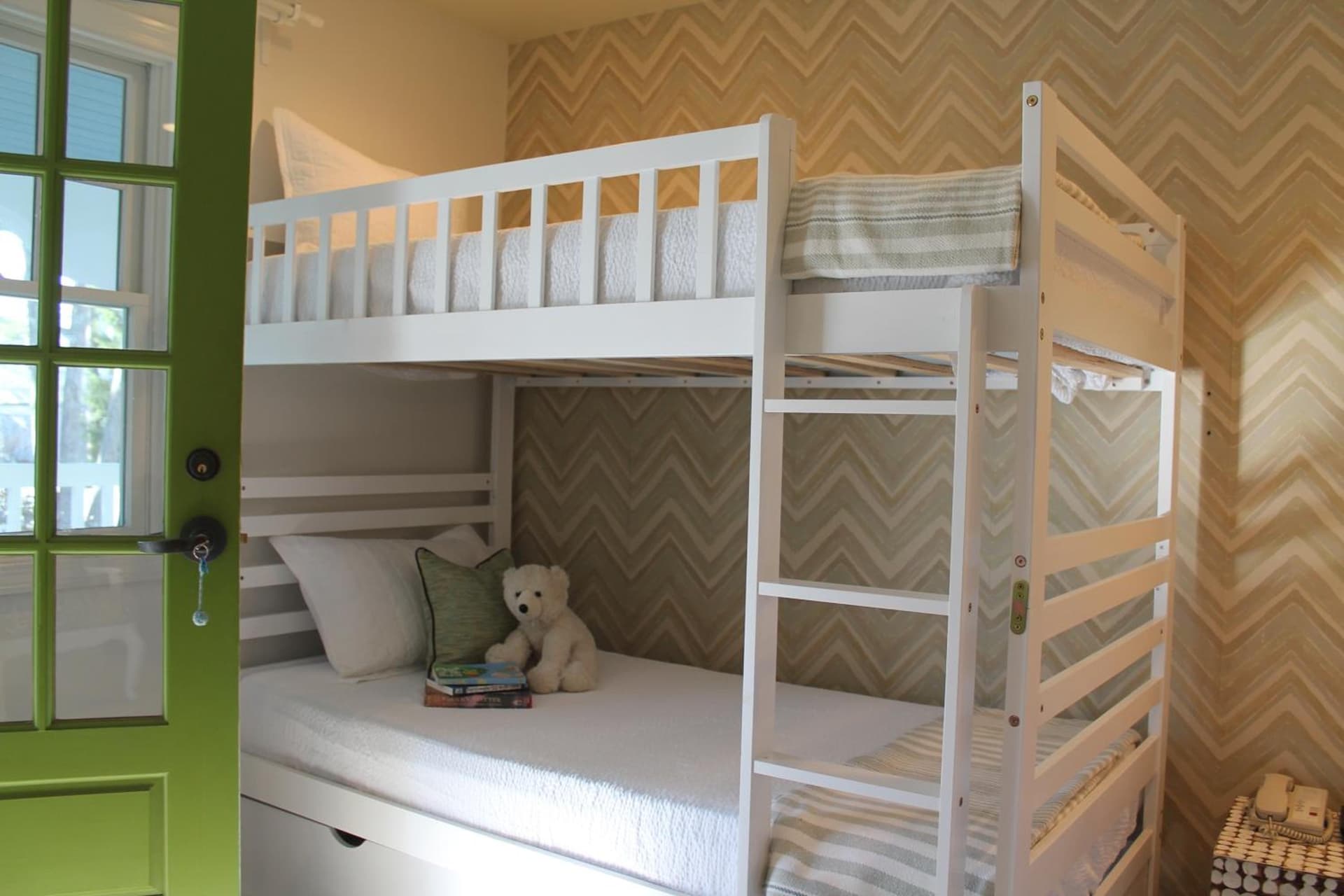 The Lodge on the Cove interior in Kennebunkport — gallery photo 2