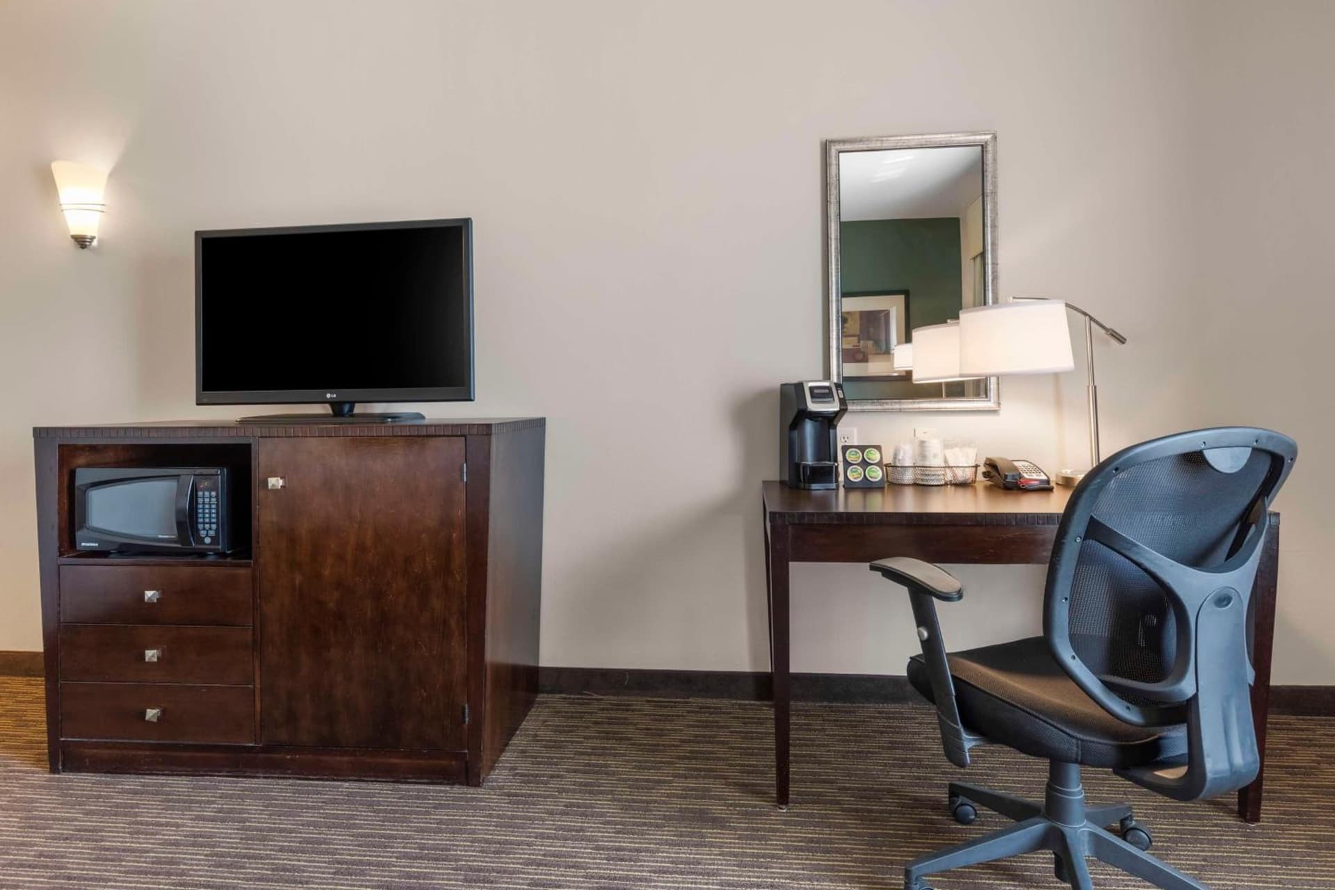 Best Western Plus Duncanville Dallas property views in Duncanville, TX — gallery photo 3