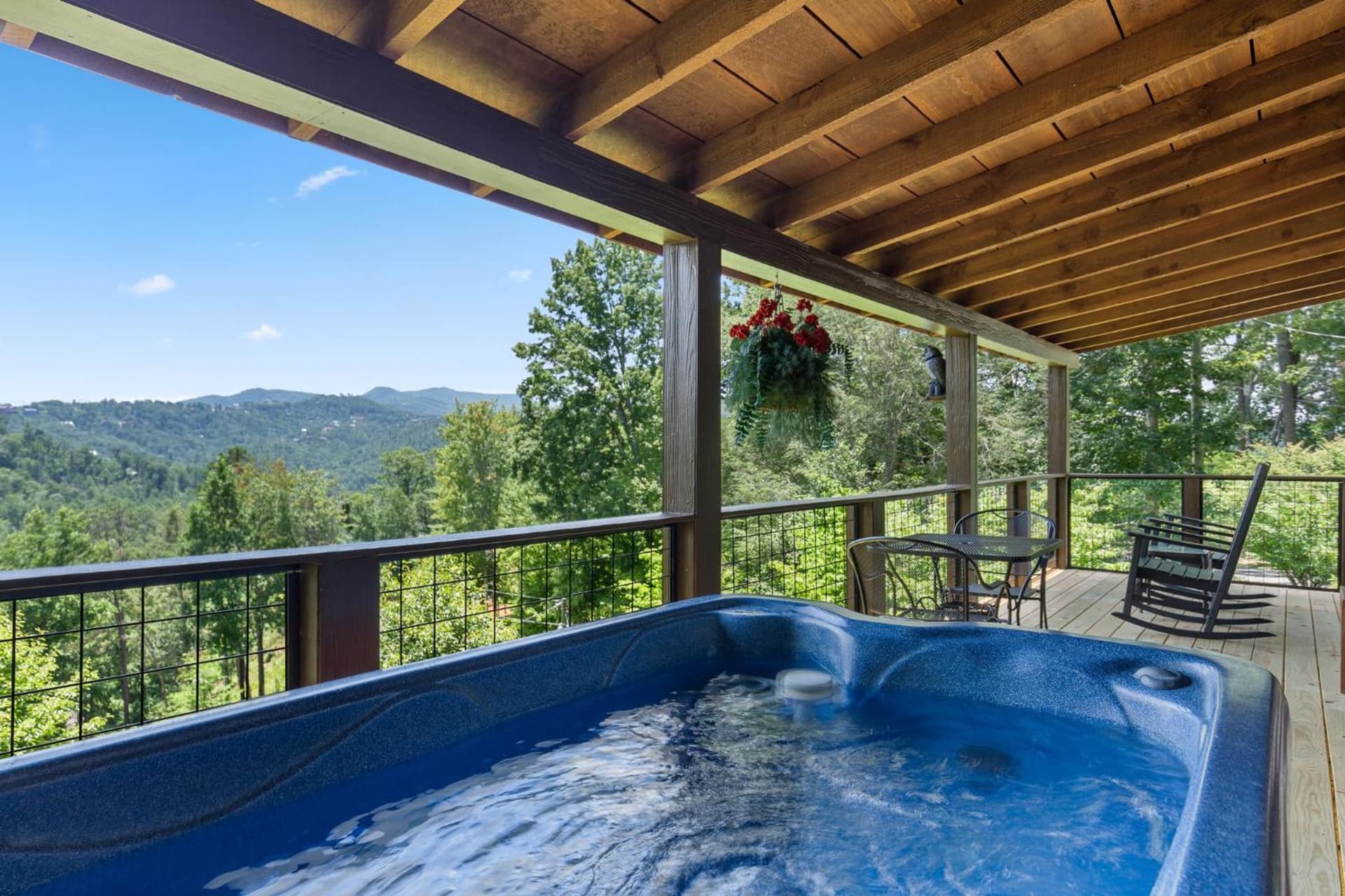 Nestled Inn, 1 Bedroom, Secluded, WiFi, Jetted Tub, Sleeps 2 interior in Gatlinburg, TN — gallery photo 2