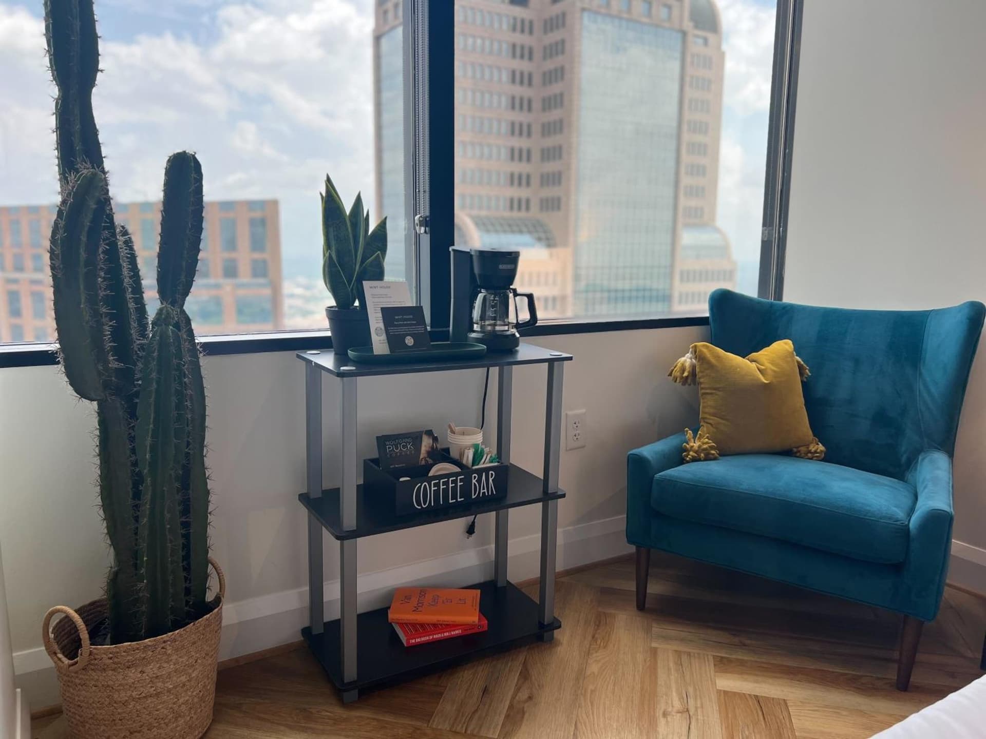 Mint House Dallas Downtown By Kasa interior in Dallas, TX — gallery photo 2