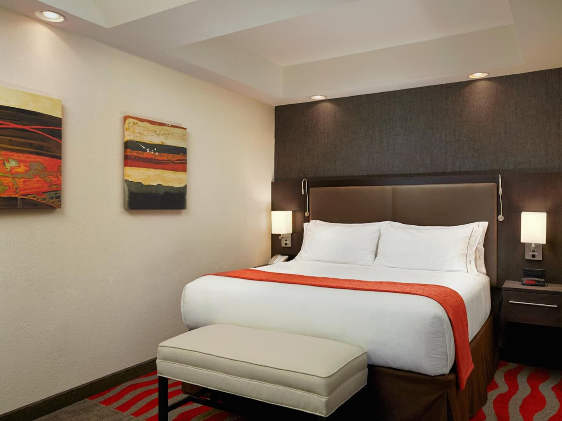 Holiday Inn Express & Suites Naples Downtown - 5th Avenue by IHG gallery photo in Naples, FL — image 58