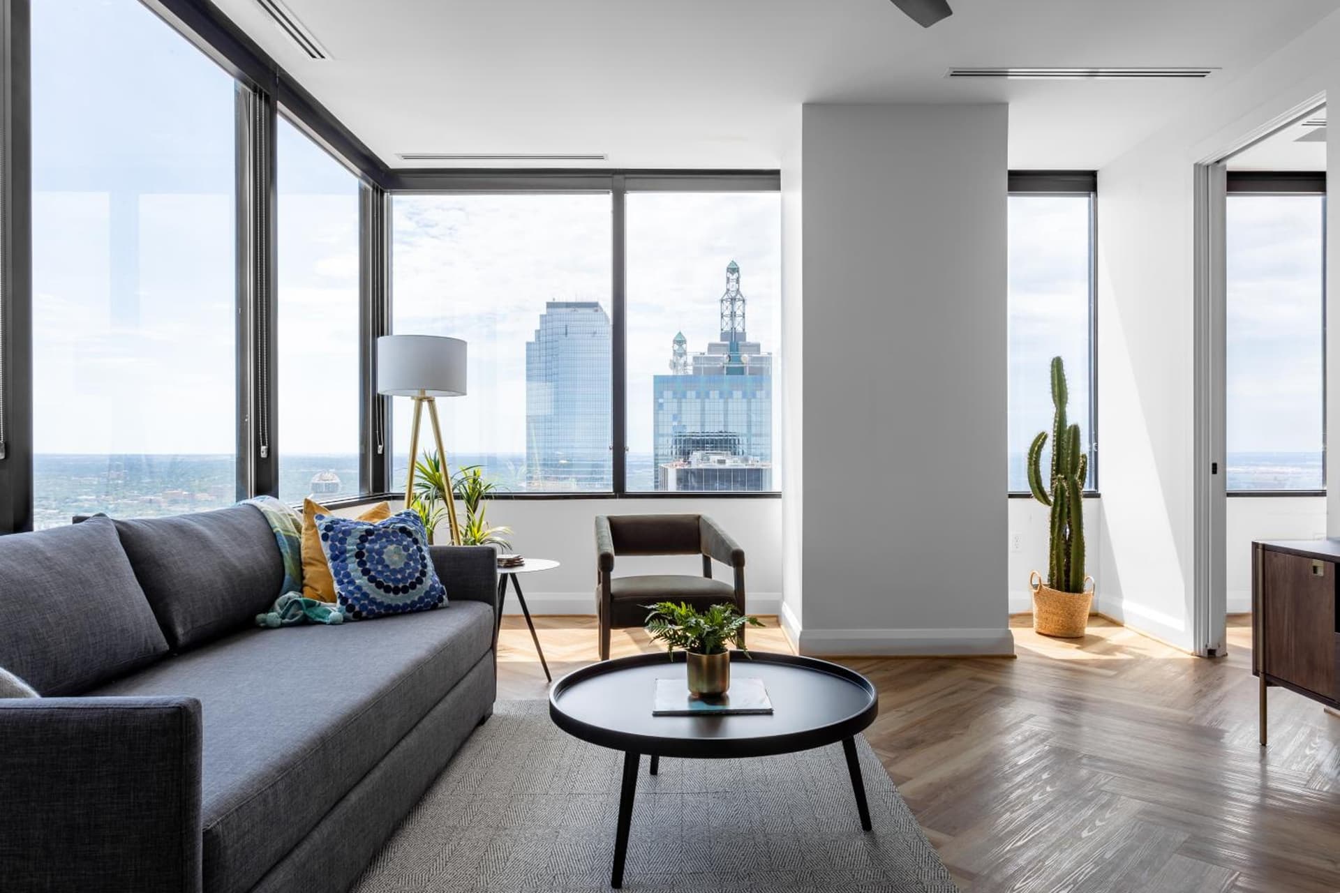 Mint House Dallas Downtown By Kasa interior in Dallas, TX — gallery photo 2