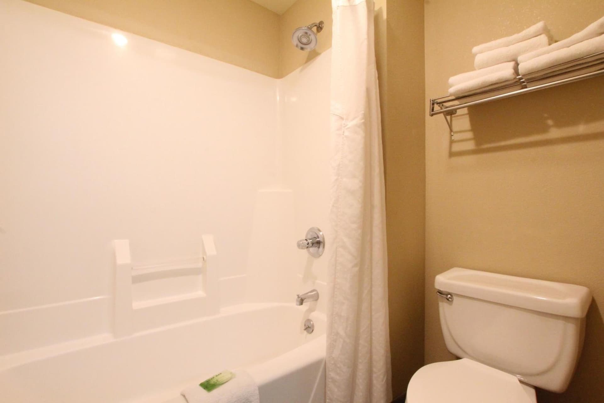 Holiday Inn Express & Suites Chicago-Libertyville by IHG gallery photo in Libertyville, IL — image 25