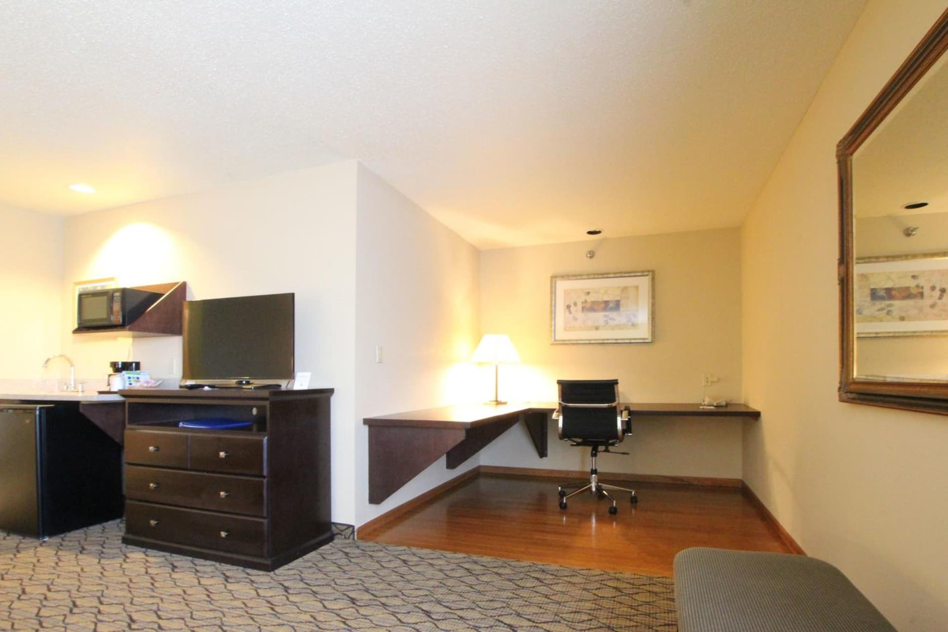 Holiday Inn Express & Suites Chicago-Libertyville by IHG gallery photo in Libertyville, IL — image 50