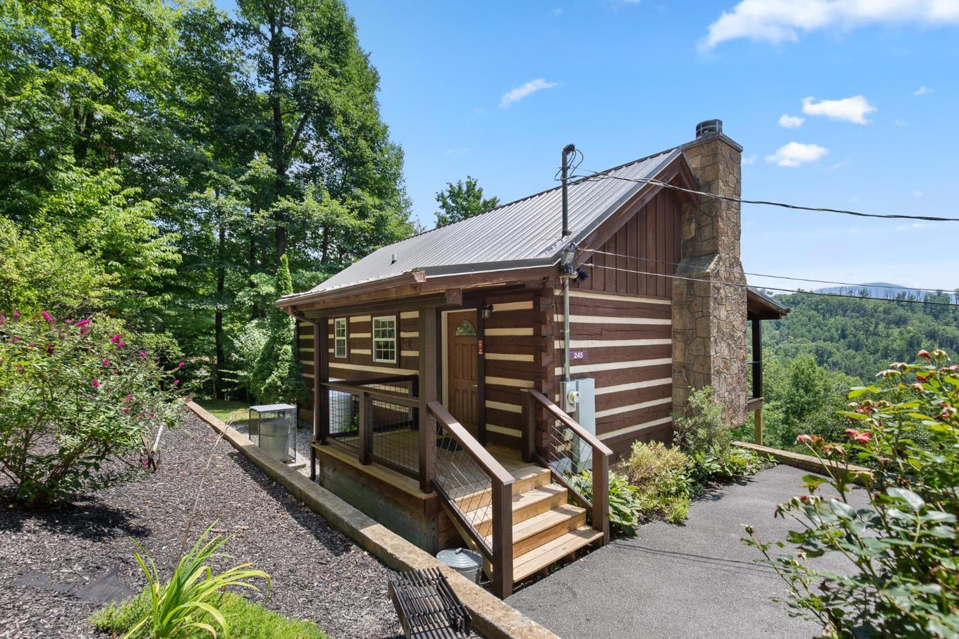 Nestled Inn, 1 Bedroom, Secluded, WiFi, Jetted Tub, Sleeps 2 featured exterior or lobby in Gatlinburg, TN — similar hotel