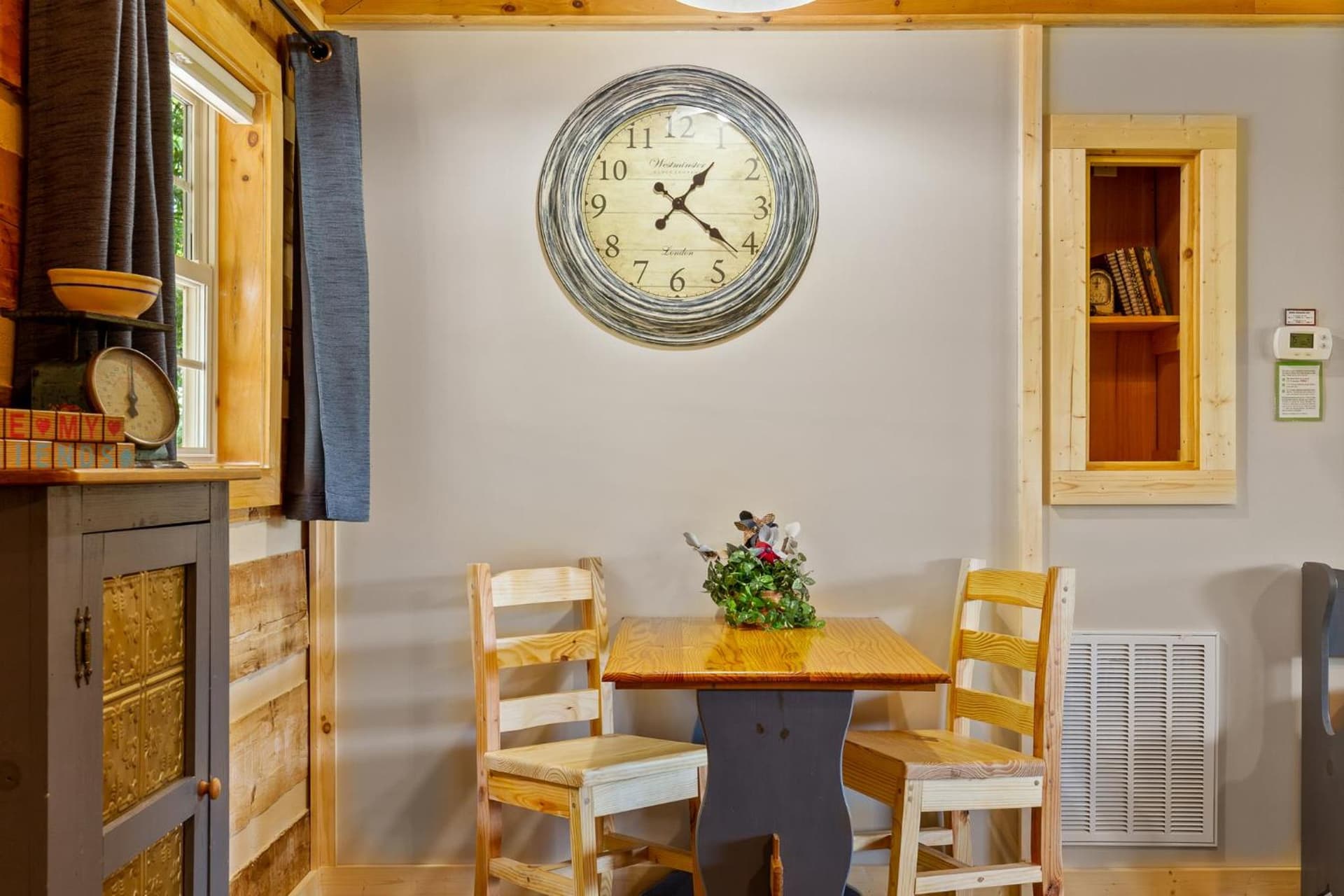 Nestled Inn, 1 Bedroom, Secluded, WiFi, Jetted Tub, Sleeps 2 property views in Gatlinburg, TN — gallery photo 3