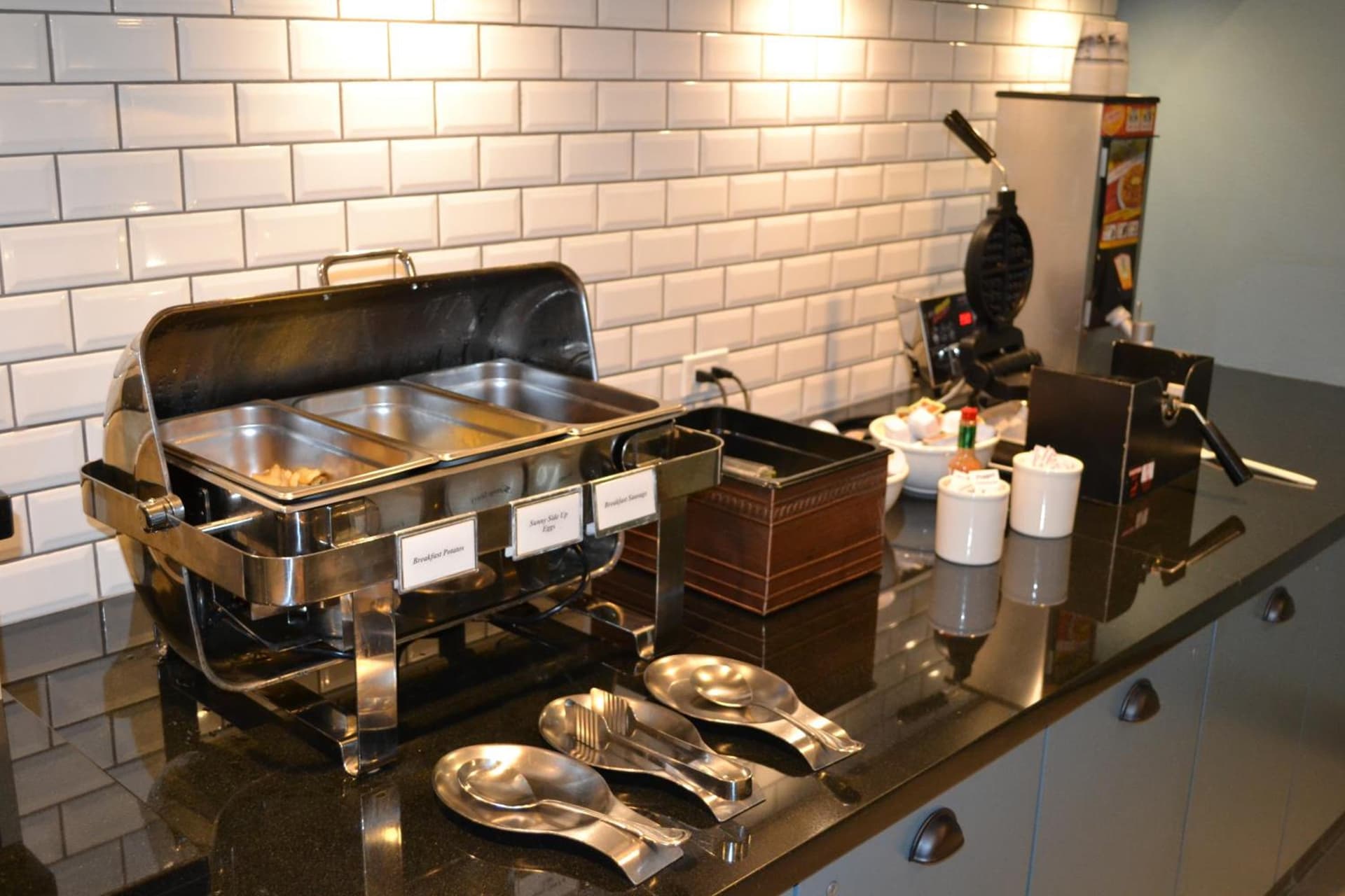 Country Inn & Suites by Radisson Roseville - St Paul gallery photo in Roseville, MN — image 6