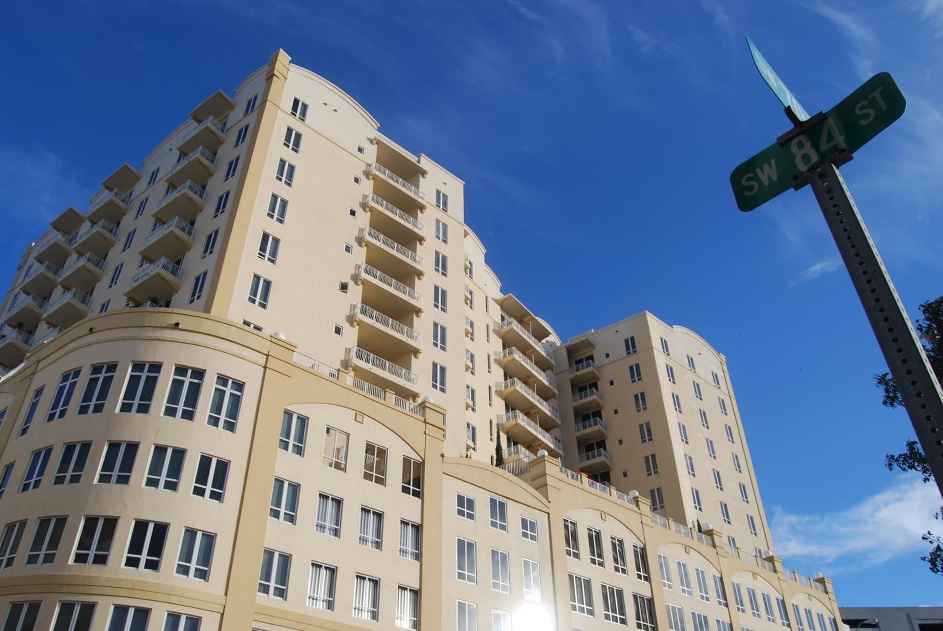 Dadeland Towers by Miami Vacations interior in South Miami, FL — gallery photo 2