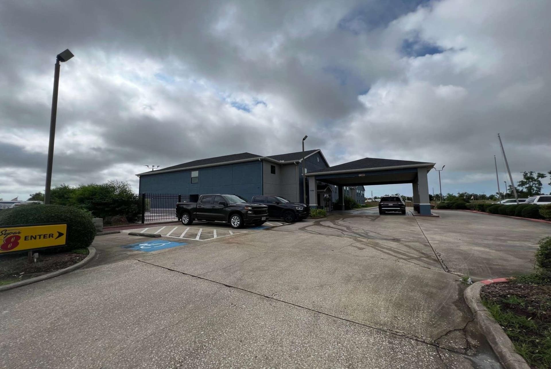 Super 8 by Wyndham Lake Charles/Sulphur gallery photo in Lake Charles, LA — image 18