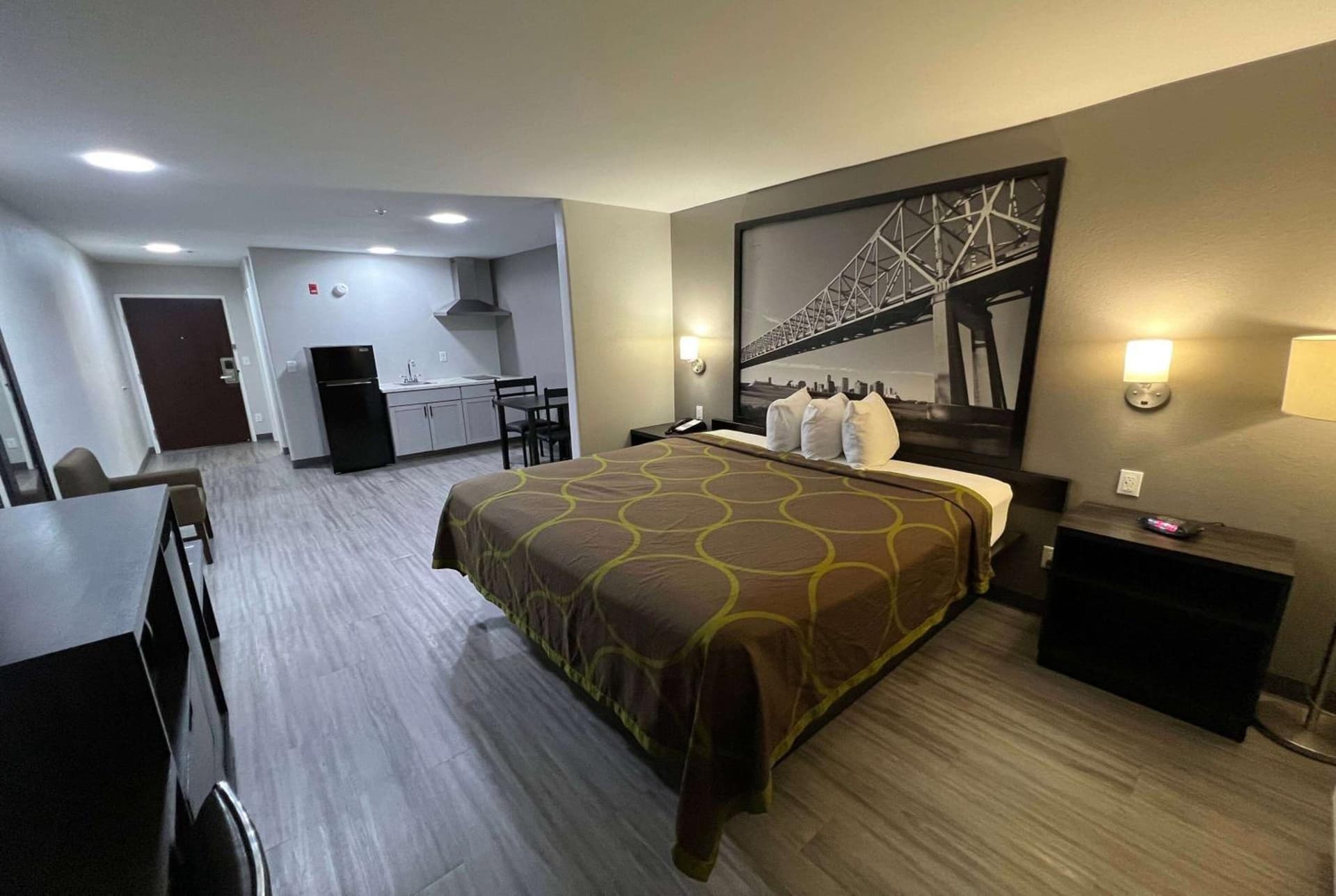 Super 8 by Wyndham Lake Charles/Sulphur gallery photo in Lake Charles, LA — image 20