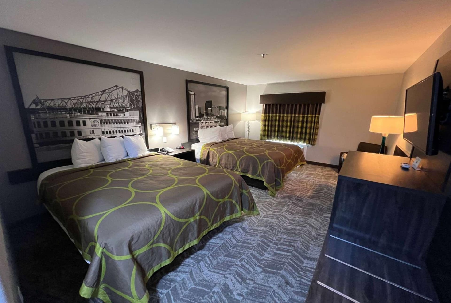 Super 8 by Wyndham Lake Charles/Sulphur interior in Lake Charles, LA — gallery photo 2