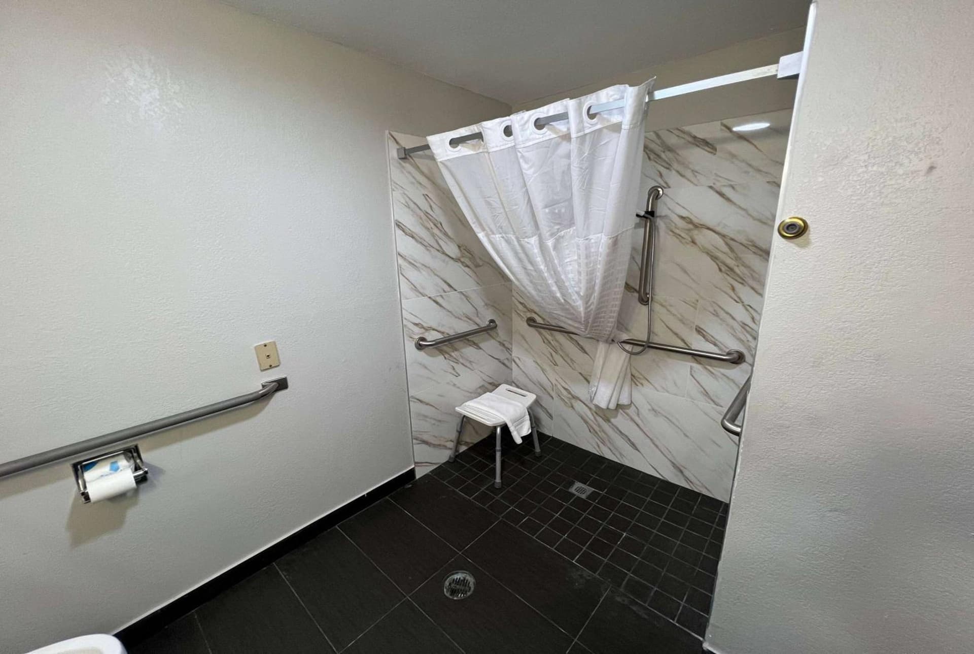 Super 8 by Wyndham Lake Charles/Sulphur property views in Lake Charles, LA — gallery photo 3