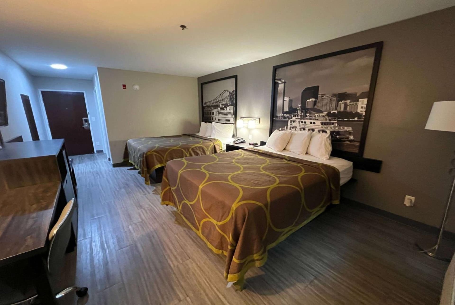 Super 8 by Wyndham Lake Charles/Sulphur gallery photo in Lake Charles, LA — image 33