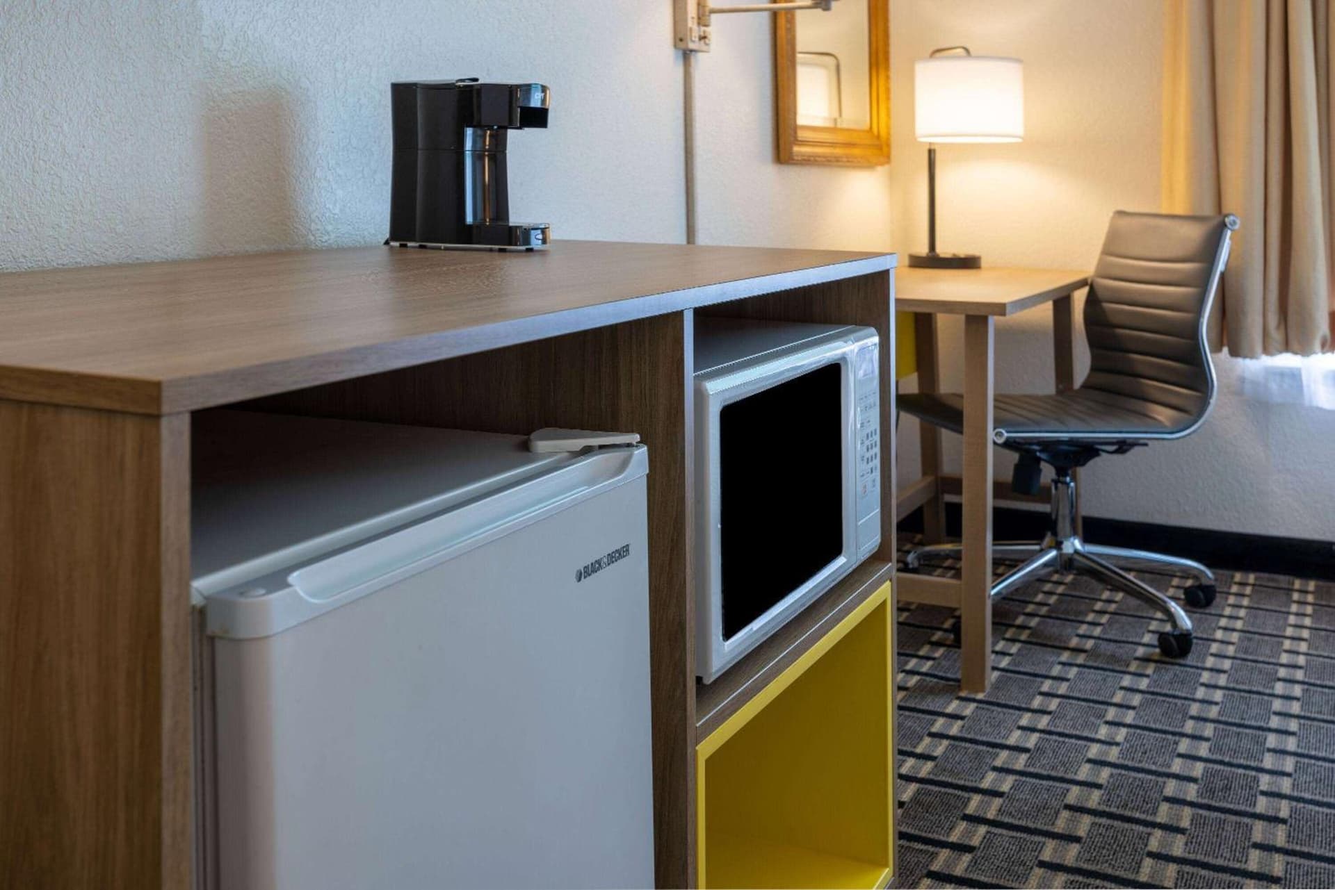 Hotel Carolina A Days Inn by Wyndham property views in Hilton Head Island, SC — gallery photo 3