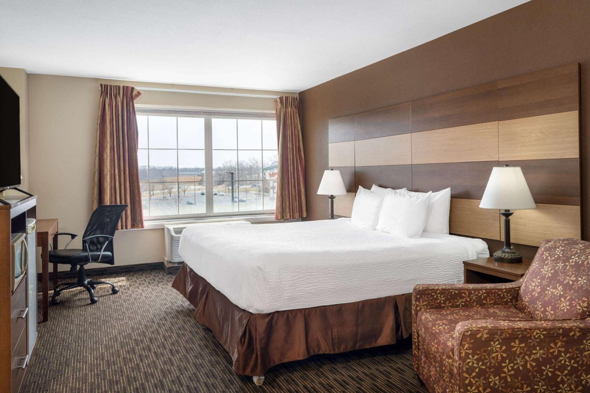 AmericInn by Wyndham Cedar Rapids North gallery photo in Cedar Rapids, IA — image 9