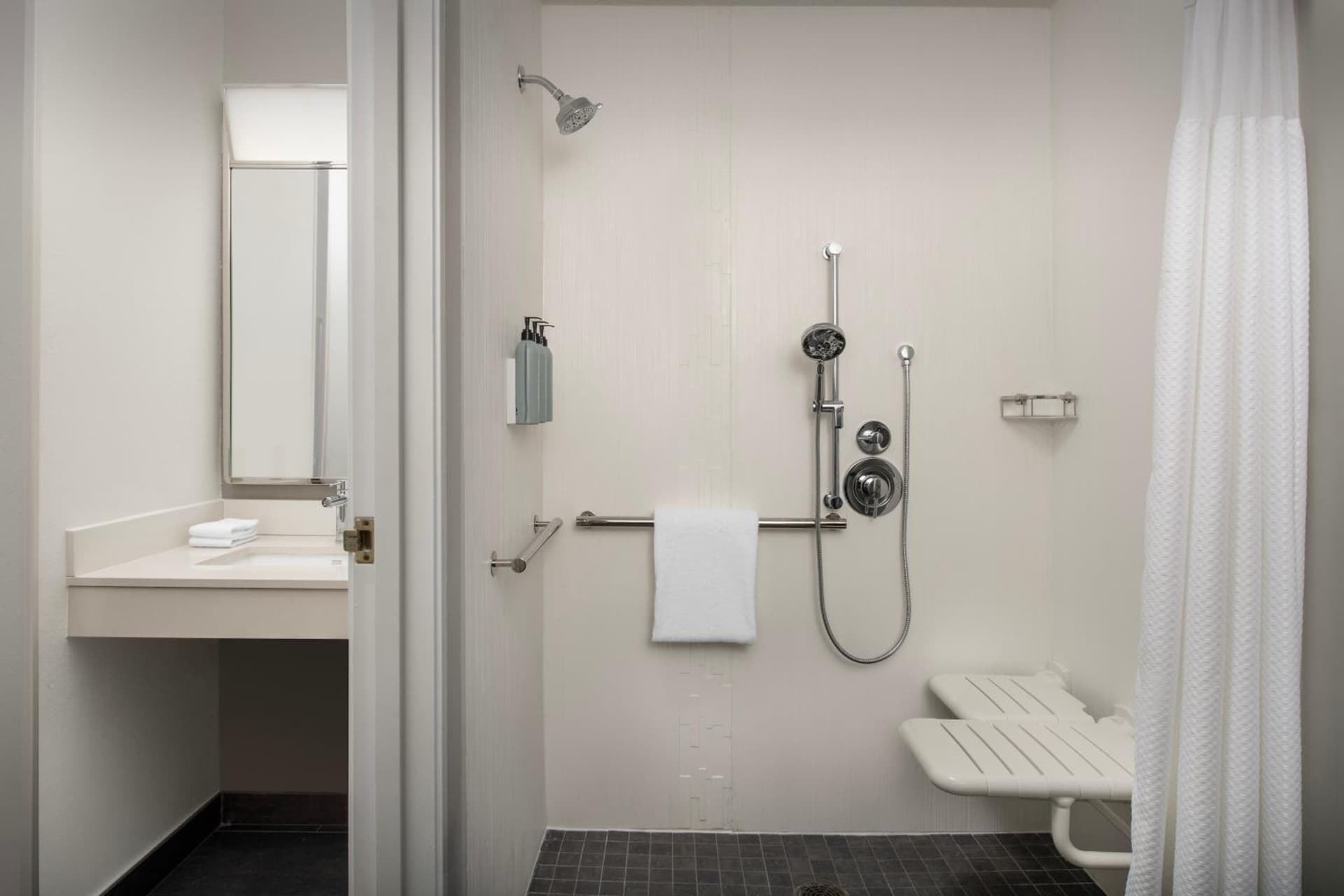 Courtyard by Marriott Dayton Beavercreek gallery photo in Beavercreek, OH — image 19