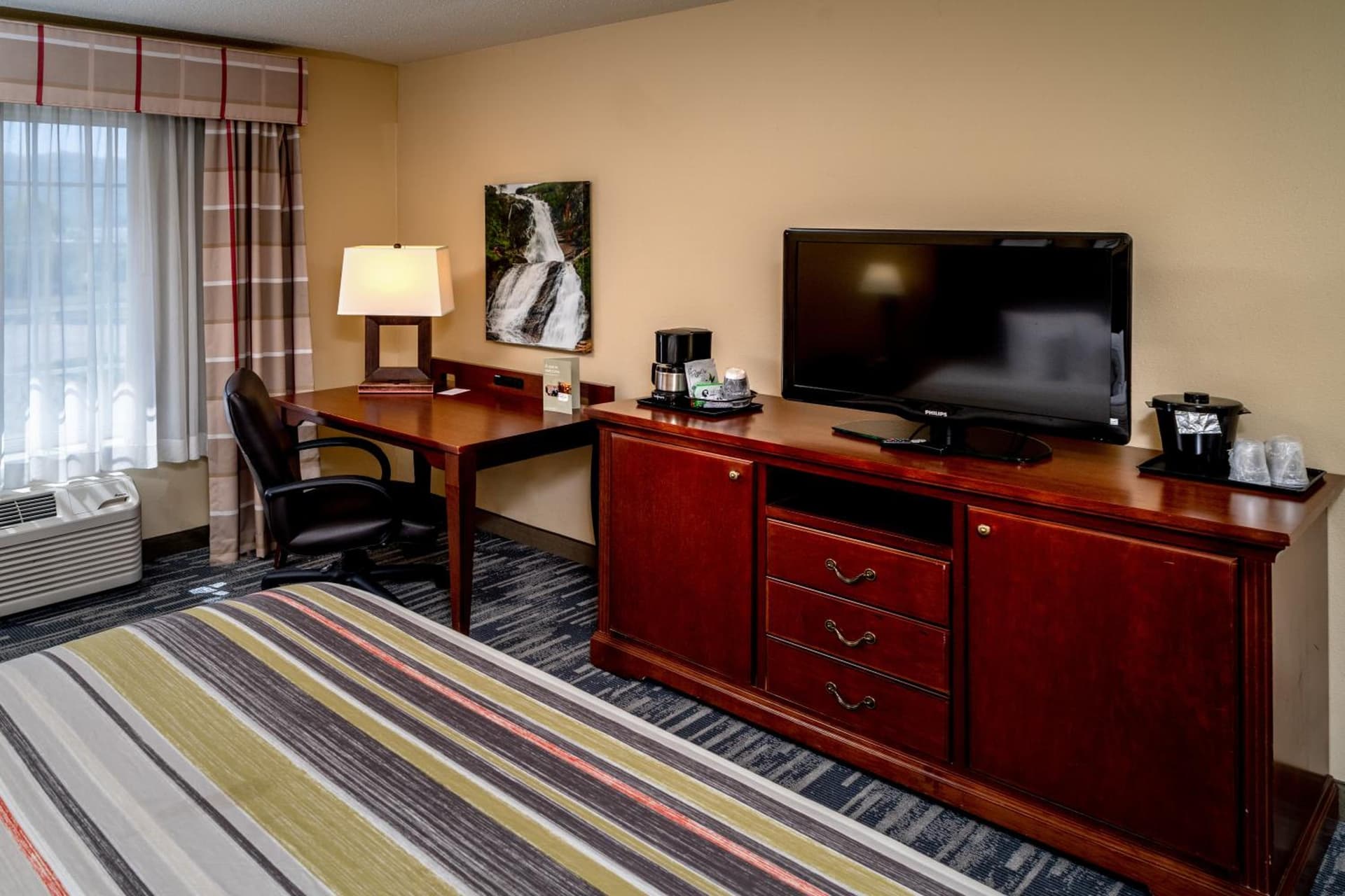 Country Inn & Suites By Radisson, Charleston South, WV gallery photo in Charleston, WV — image 40