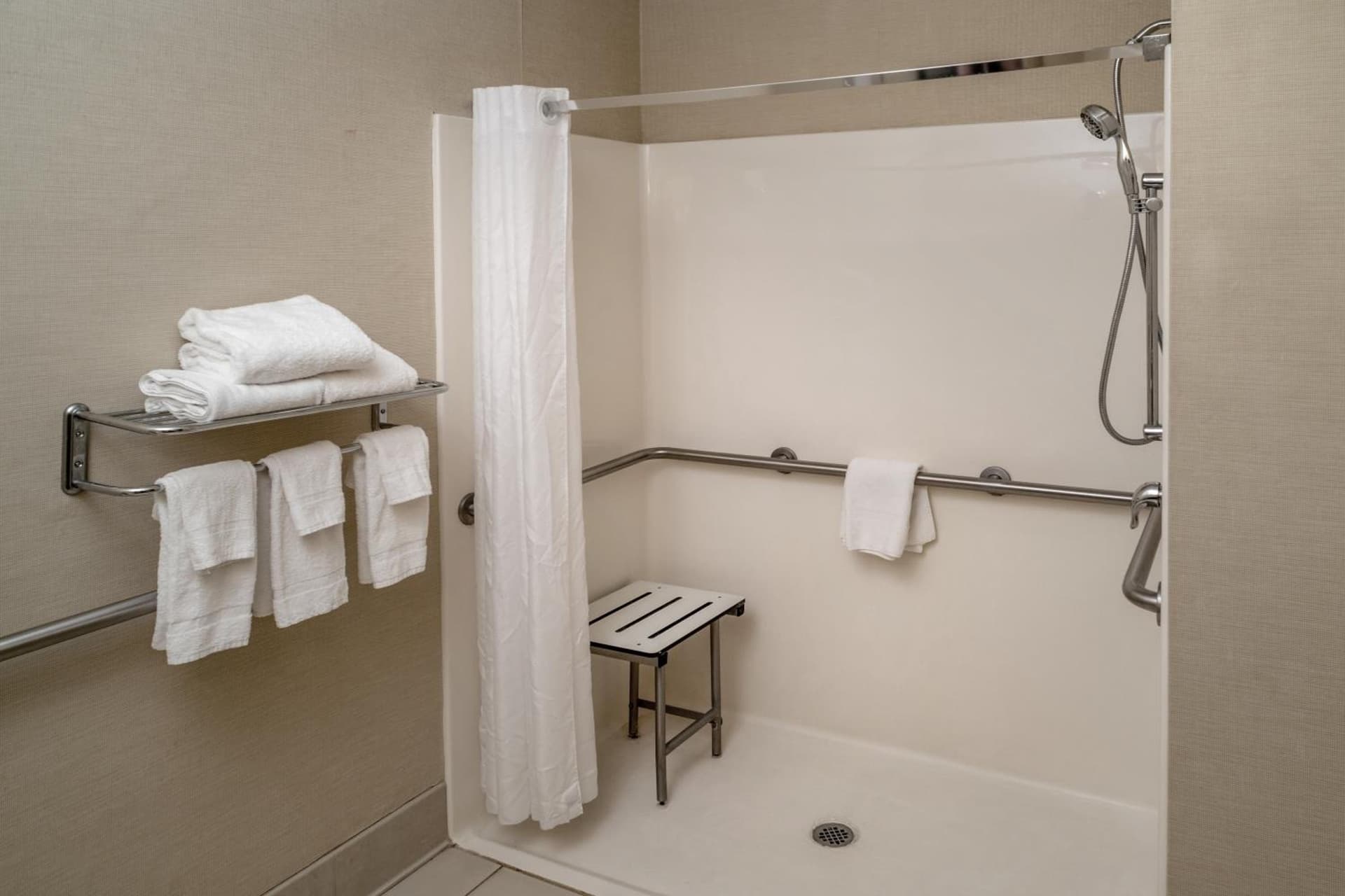 Country Inn & Suites By Radisson, Charleston South, WV gallery photo in Charleston, WV — image 24