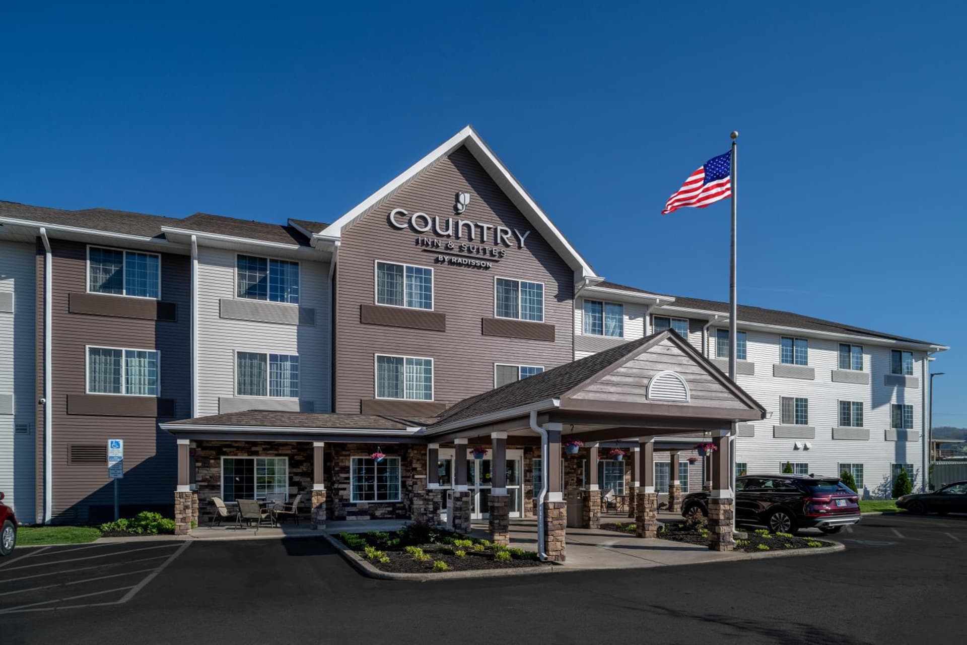 Country Inn & Suites By Radisson, Charleston South, WV property views in Charleston, WV — gallery photo 3